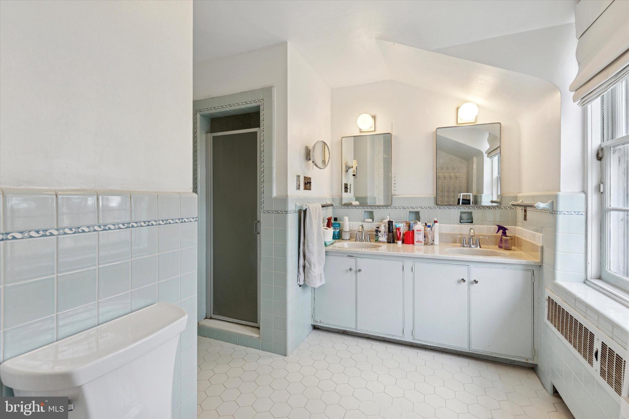 LAFAYETTE HILL - Residential