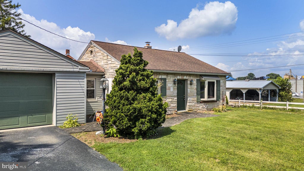 Photo of 408 Elwyn Terrace, MANHEIM, PA 17545 (MLS # PALA2092424)