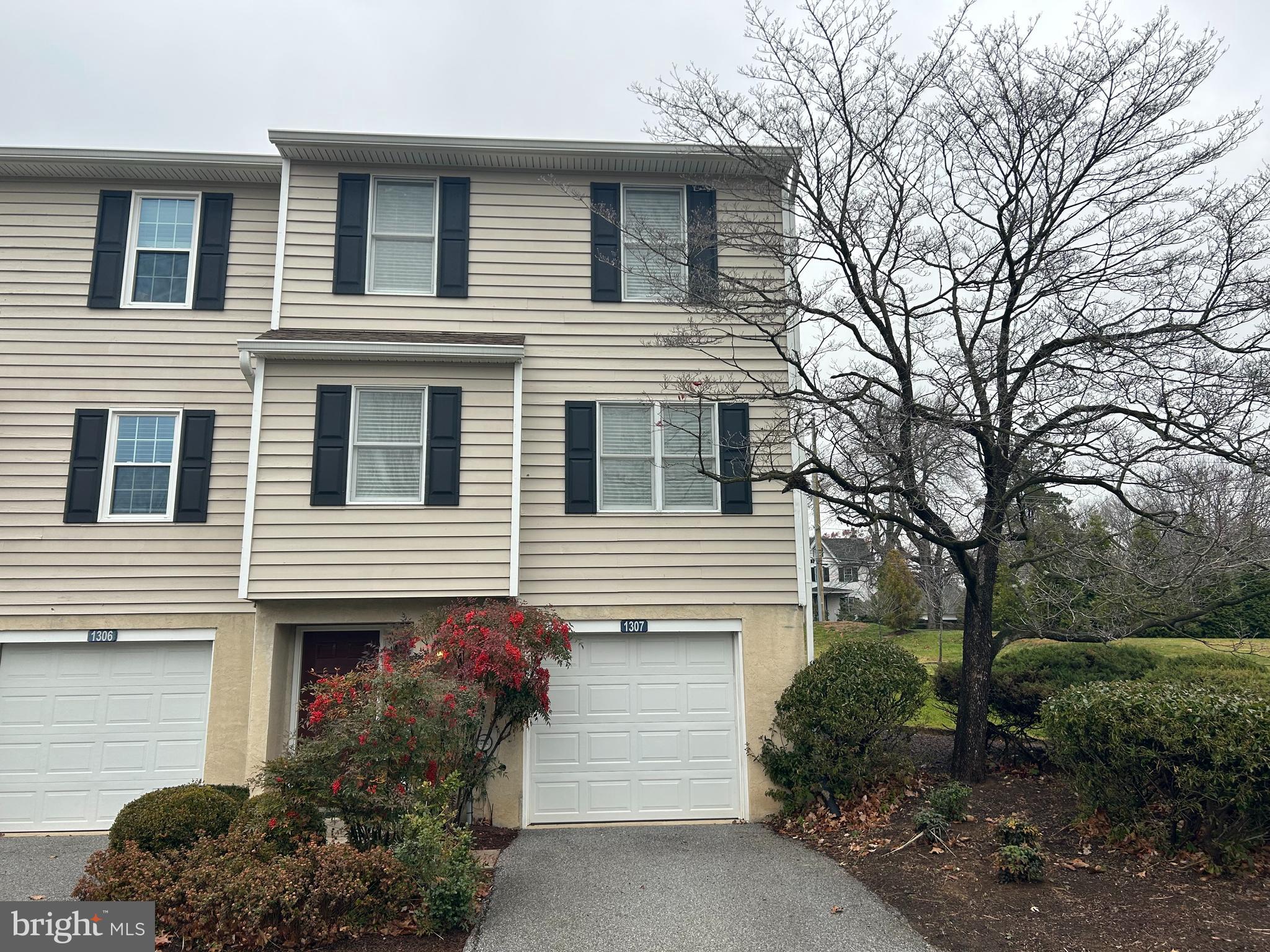 SPRINGHILL FARM - Residential Lease