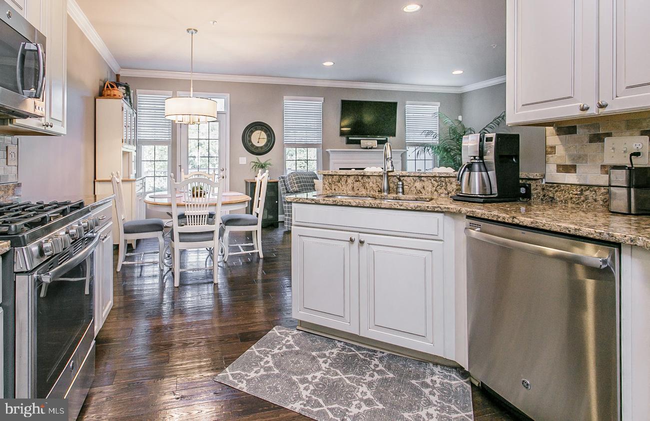 SPRINGFIELD MANOR - Residential