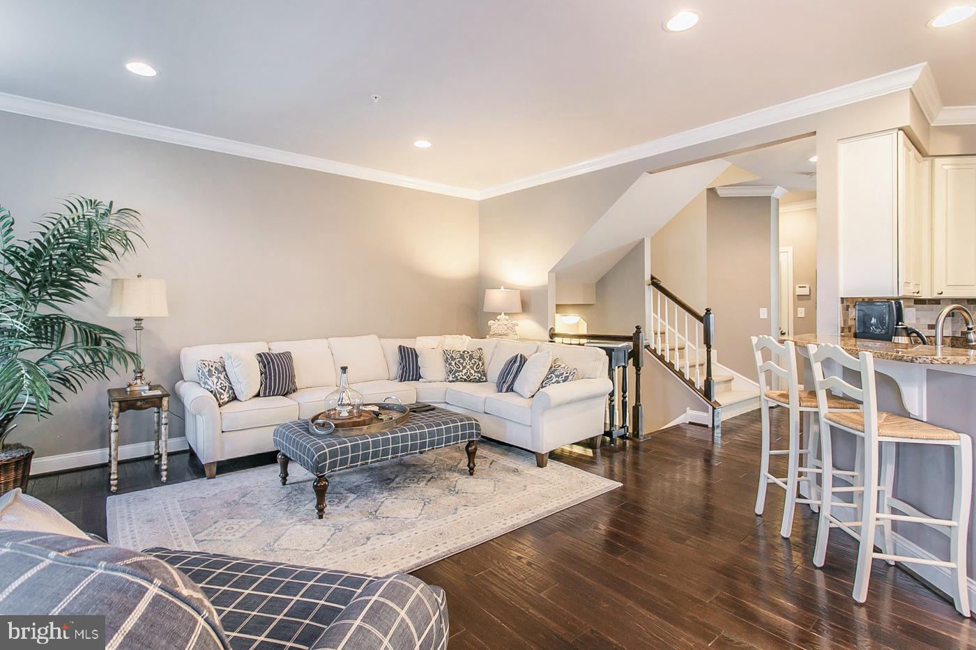 SPRINGFIELD MANOR - Residential