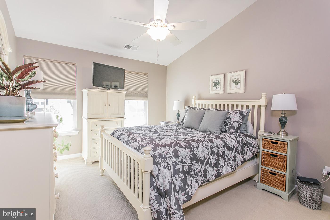 SPRINGFIELD MANOR - Residential