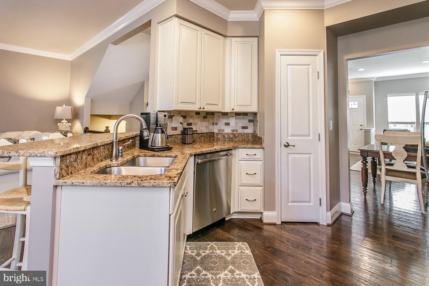 SPRINGFIELD MANOR - Residential