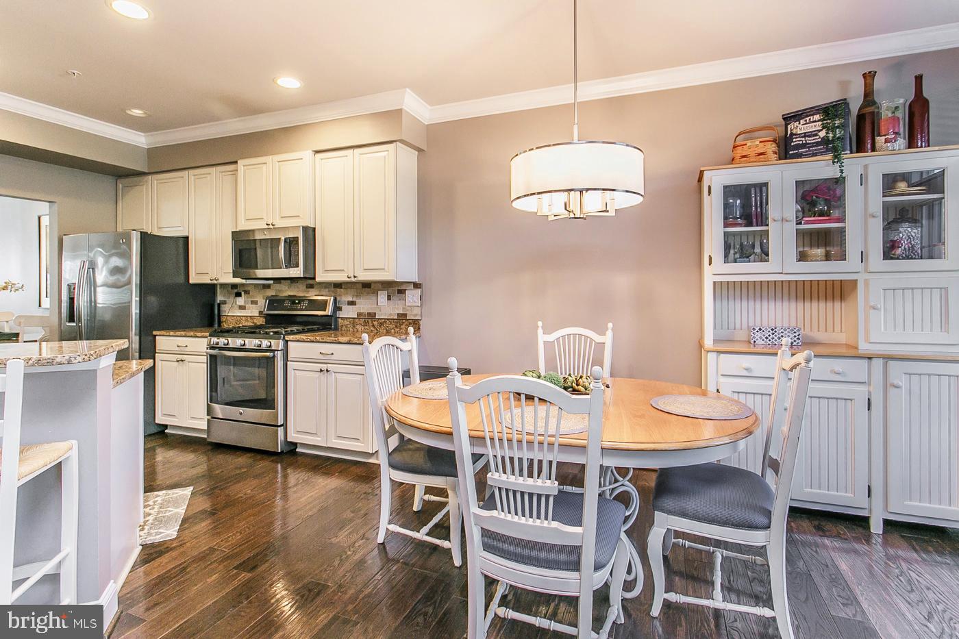 SPRINGFIELD MANOR - Residential