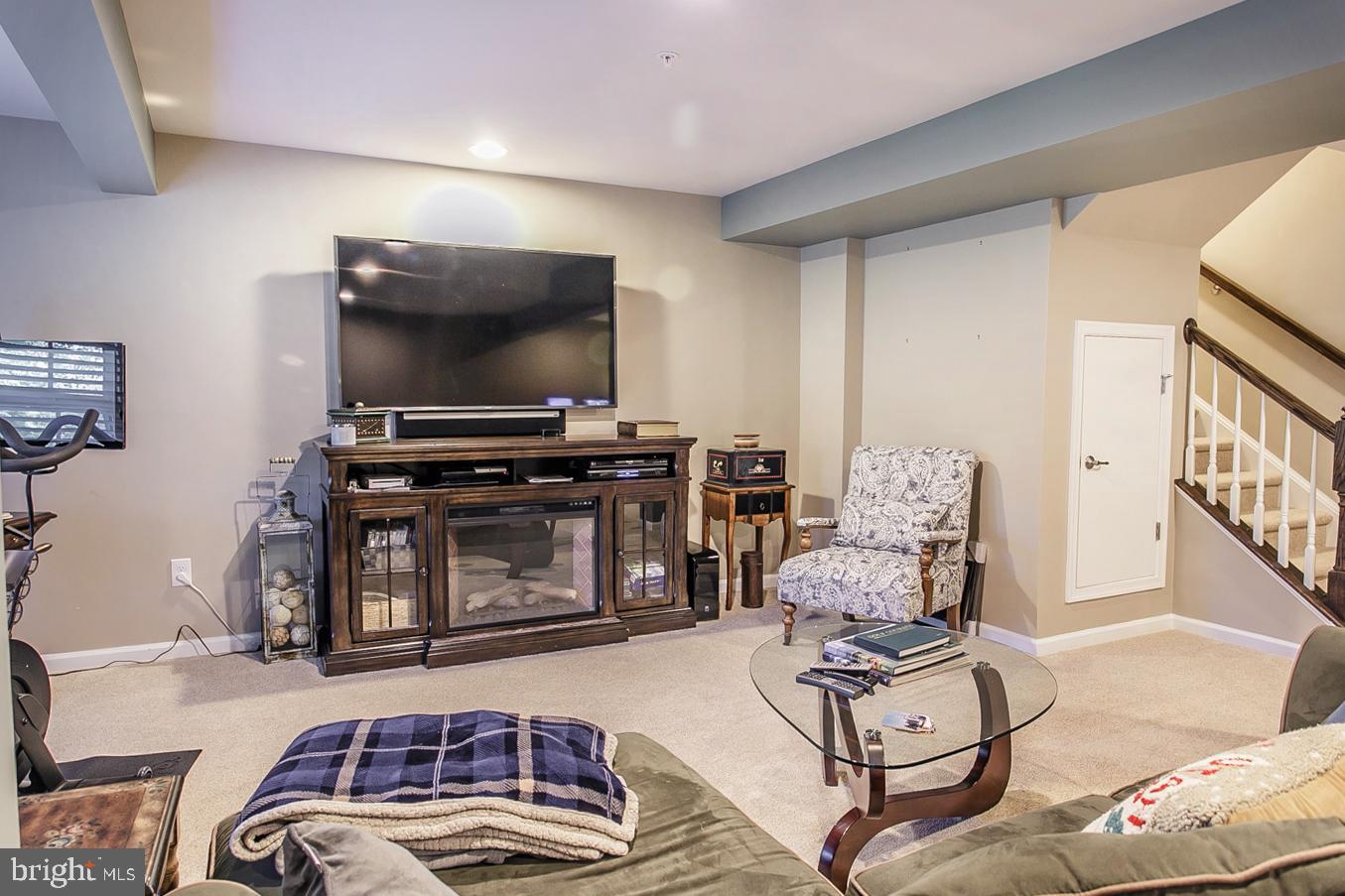 SPRINGFIELD MANOR - Residential