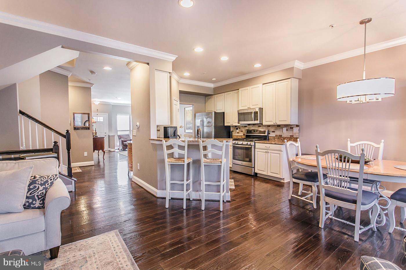 SPRINGFIELD MANOR - Residential