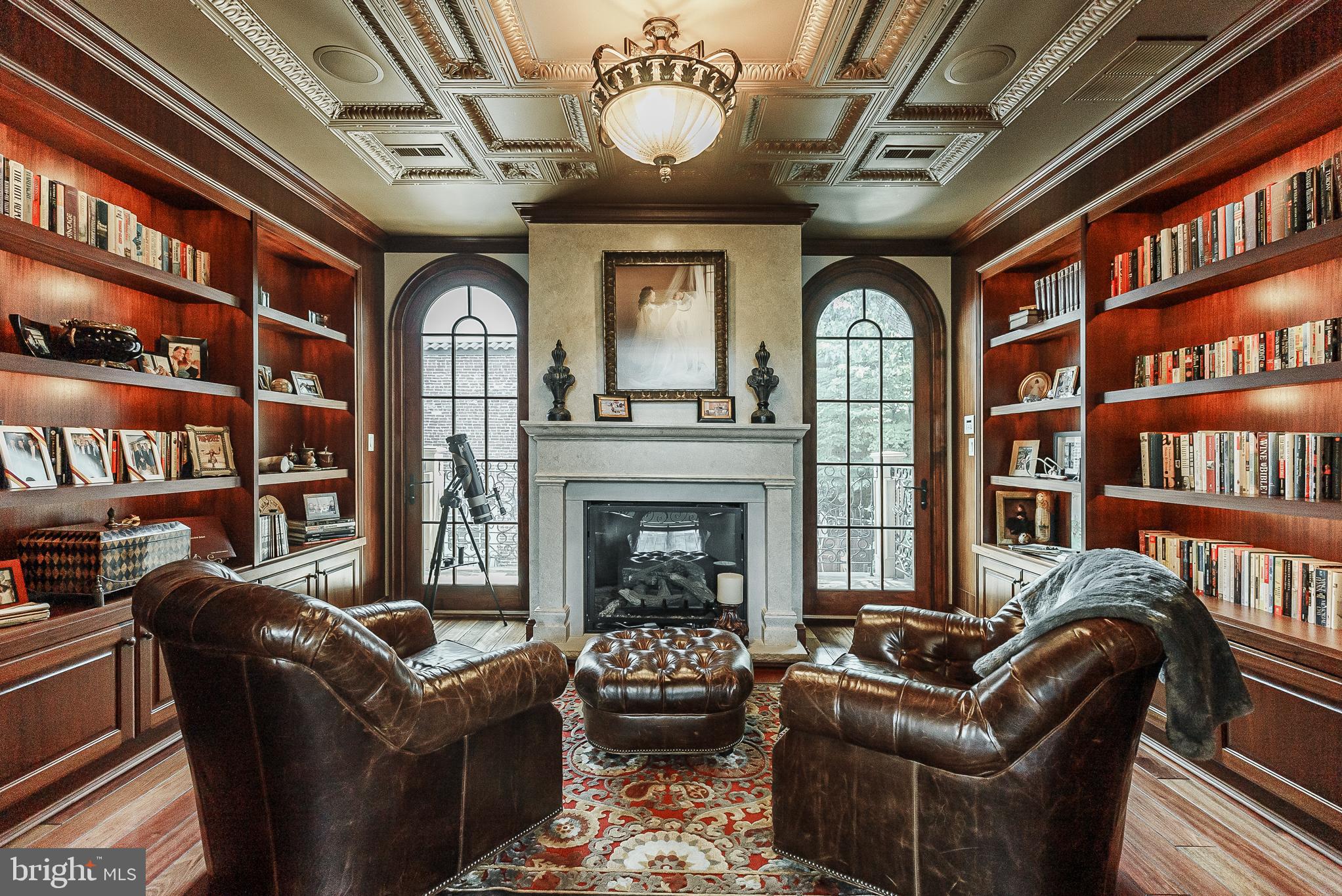 QUEEN VILLAGE - Residential