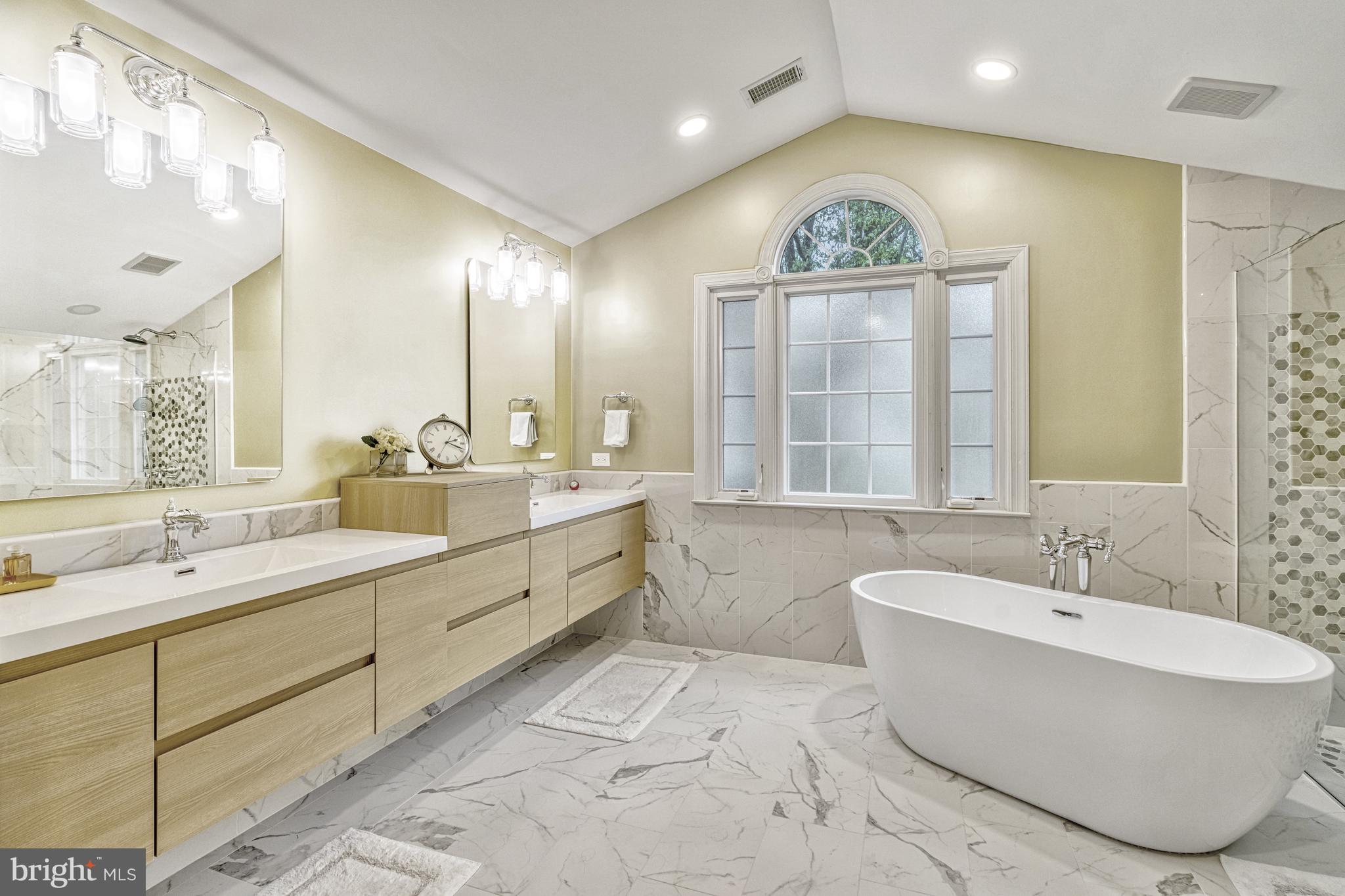 OAKTON GROVE - Residential Lease