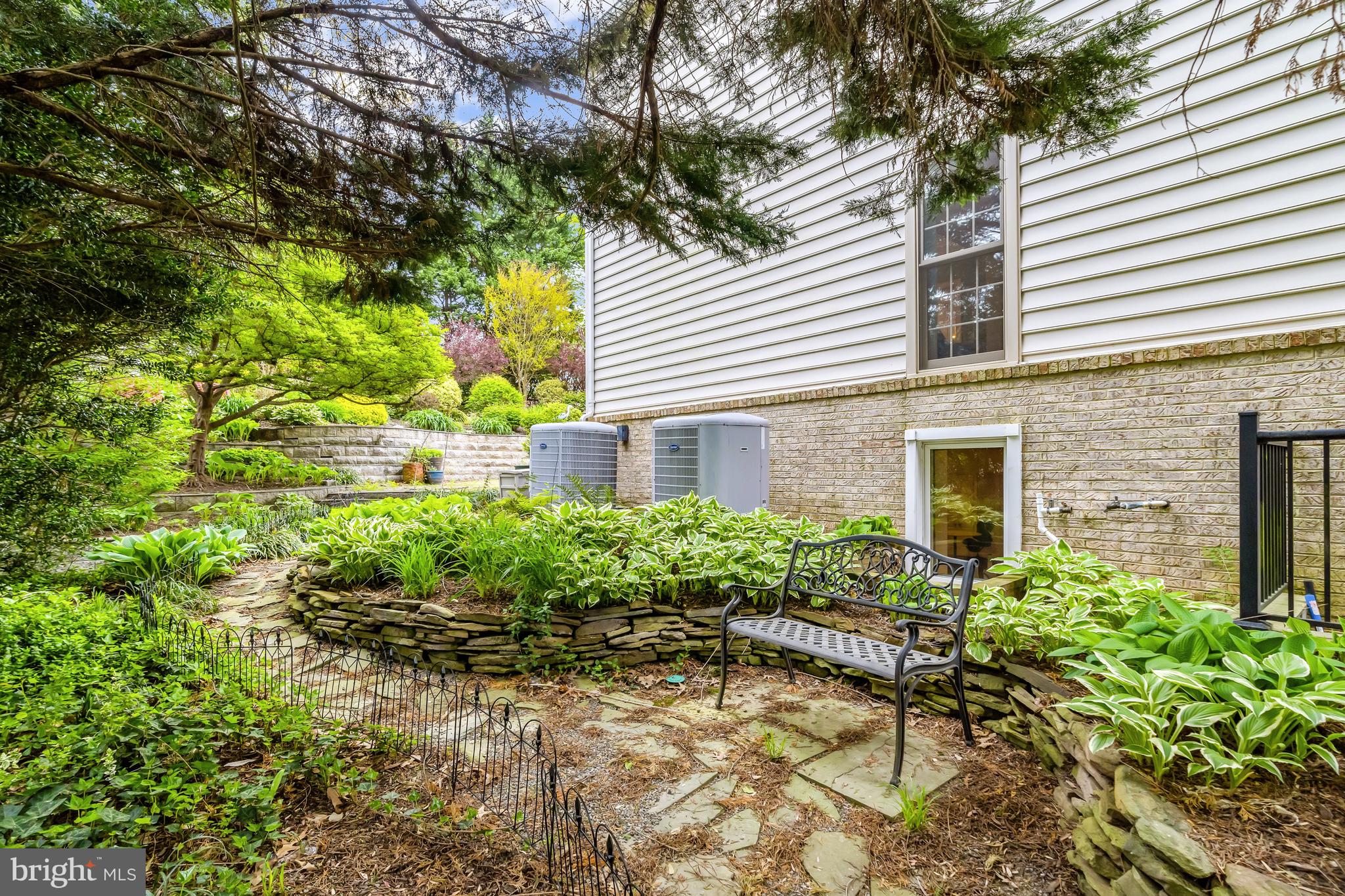 OAKTON GROVE - Residential Lease