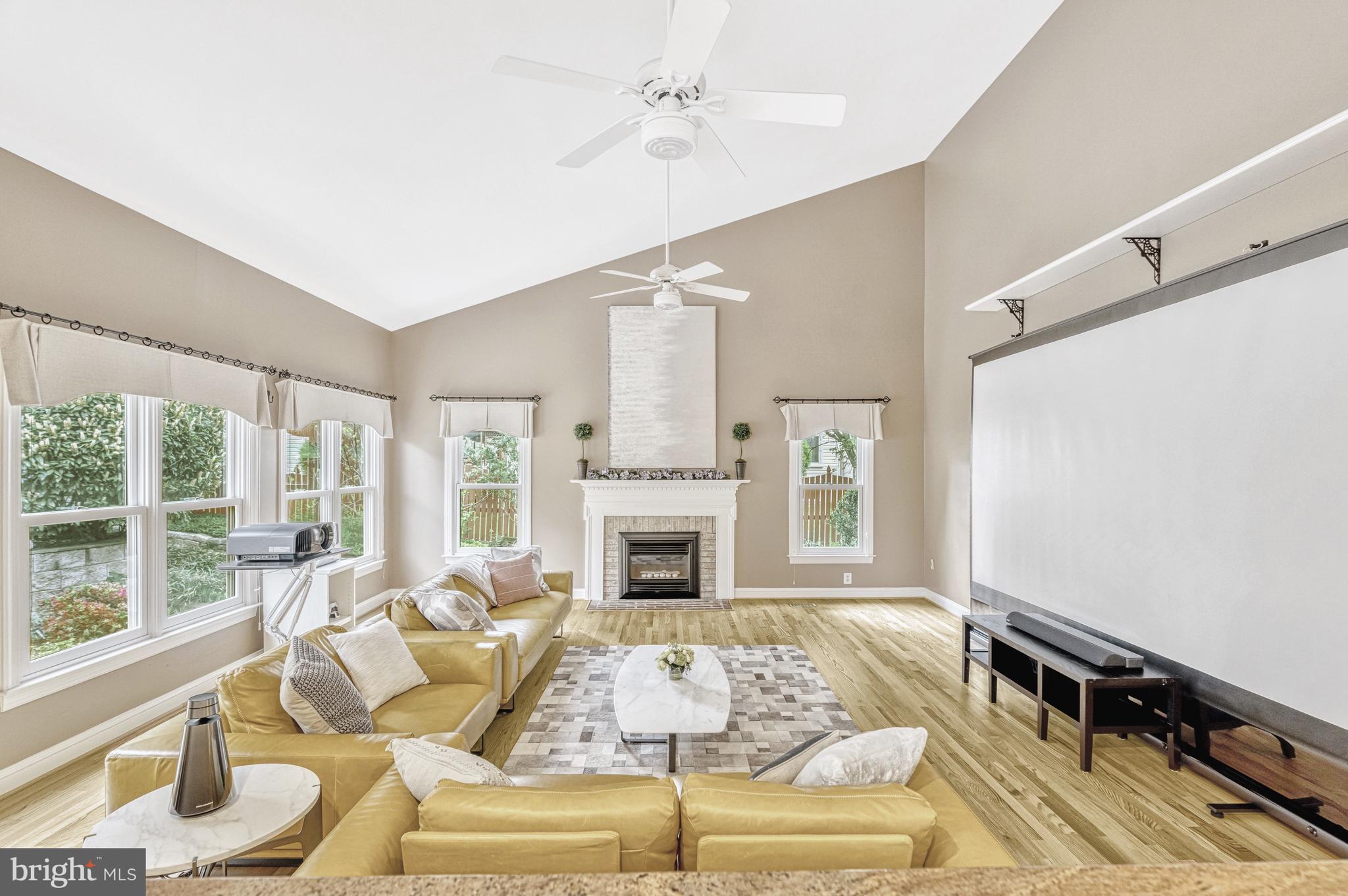 OAKTON GROVE - Residential Lease