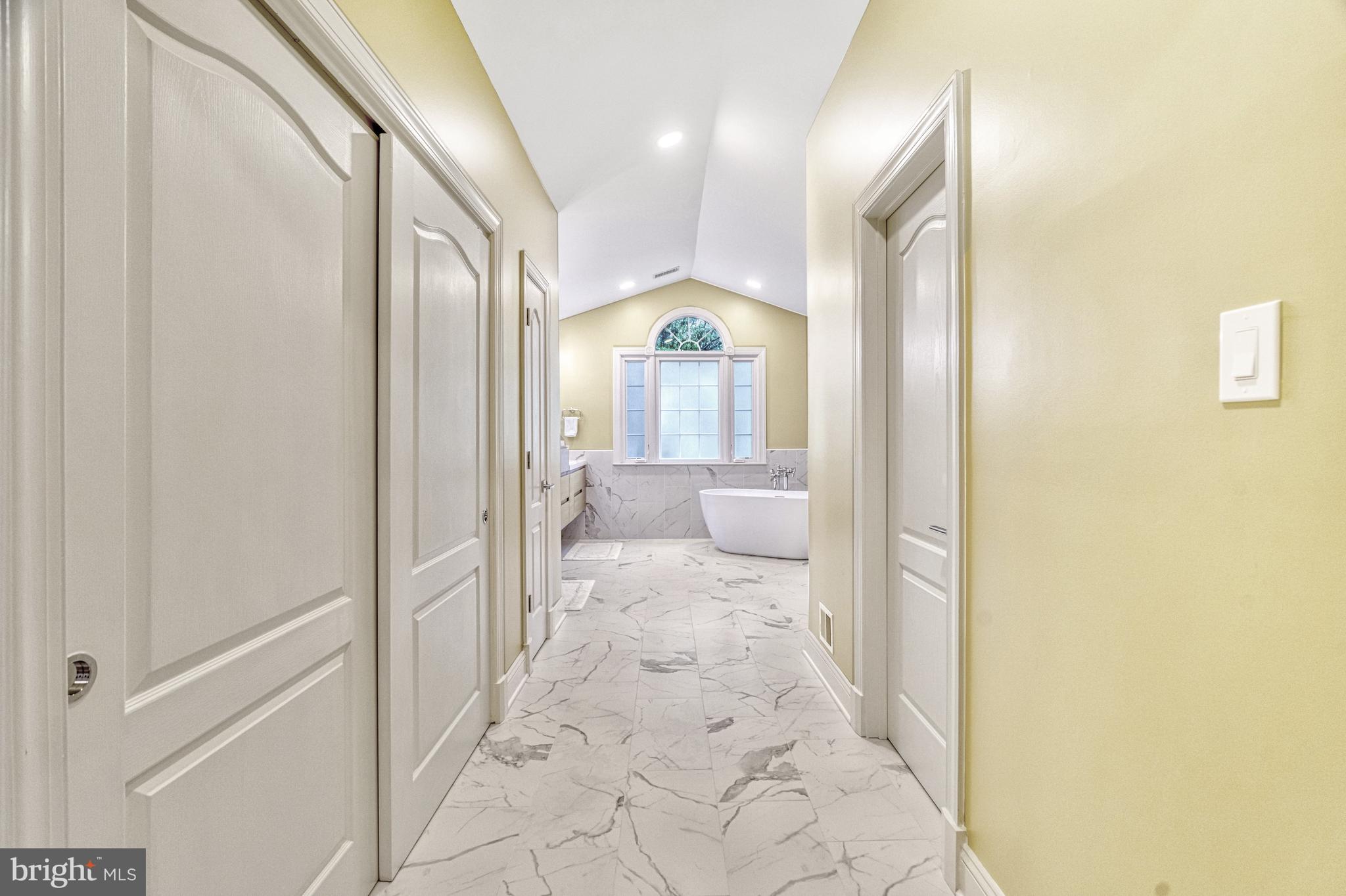 OAKTON GROVE - Residential Lease