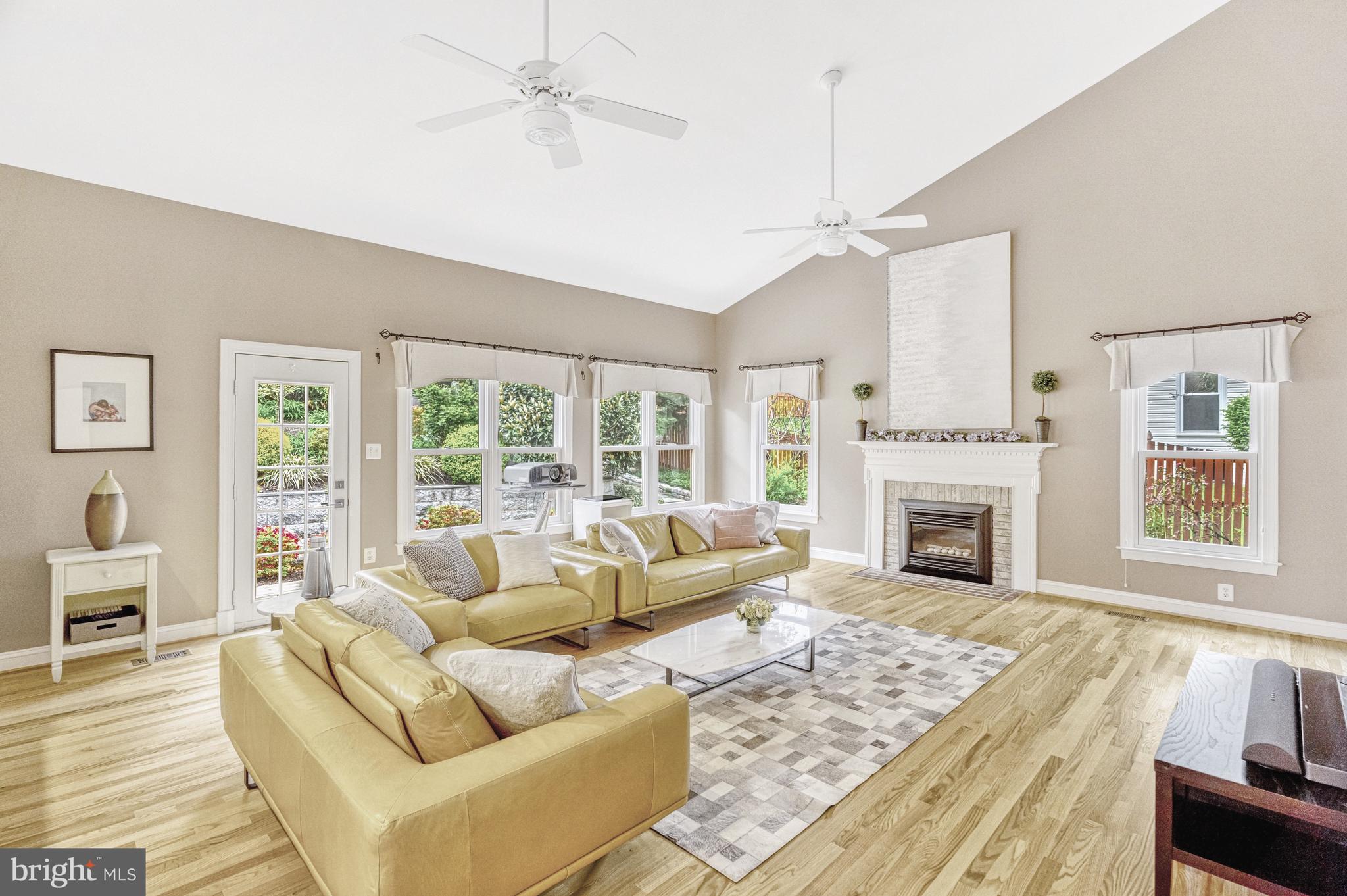 OAKTON GROVE - Residential Lease