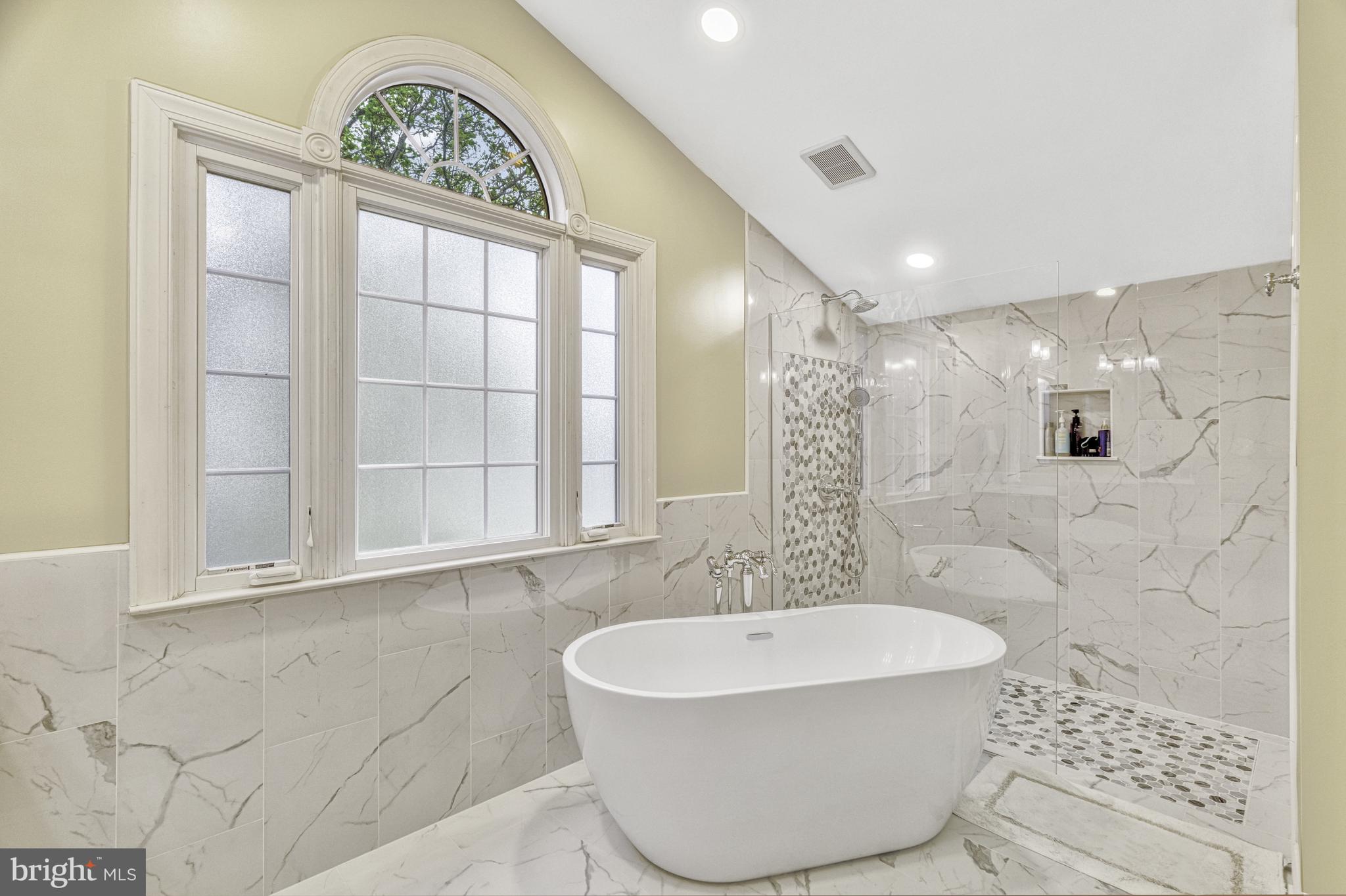 OAKTON GROVE - Residential Lease