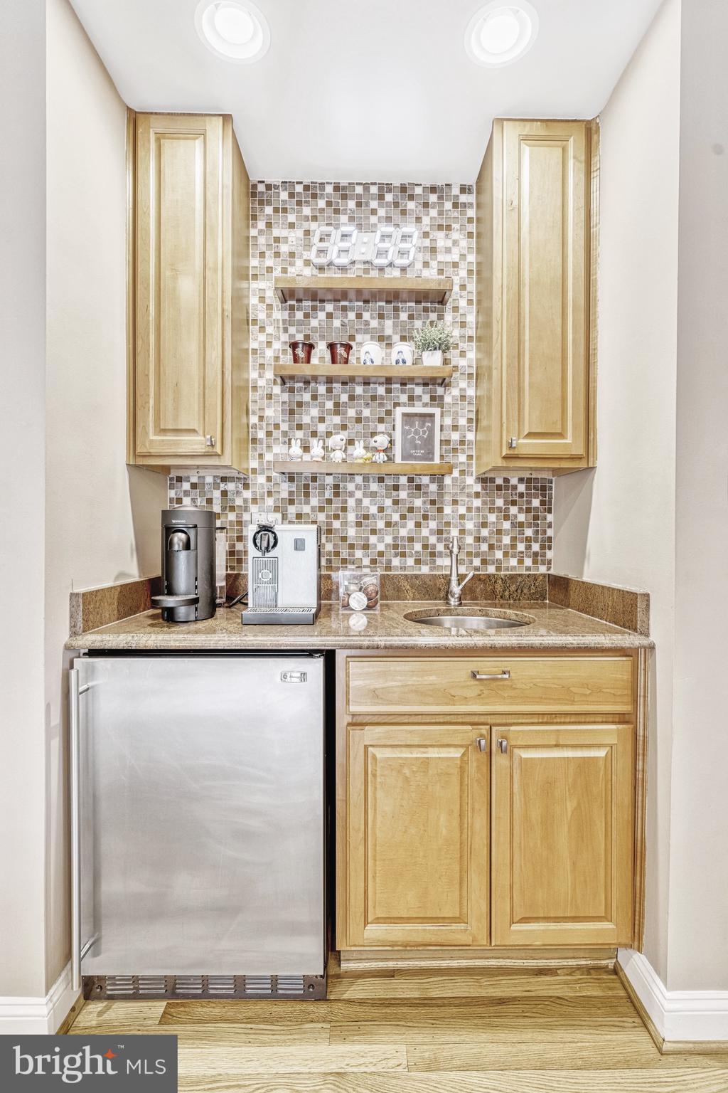 OAKTON GROVE - Residential Lease