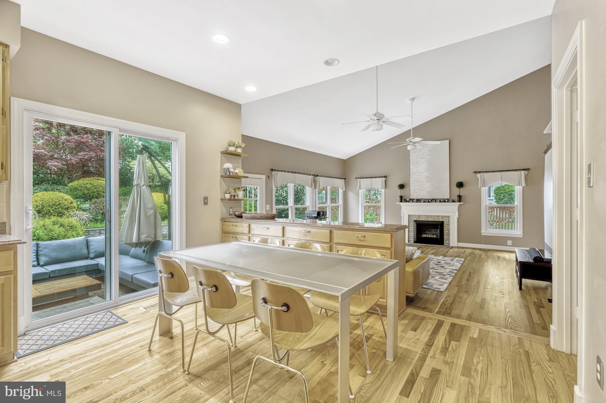 OAKTON GROVE - Residential Lease