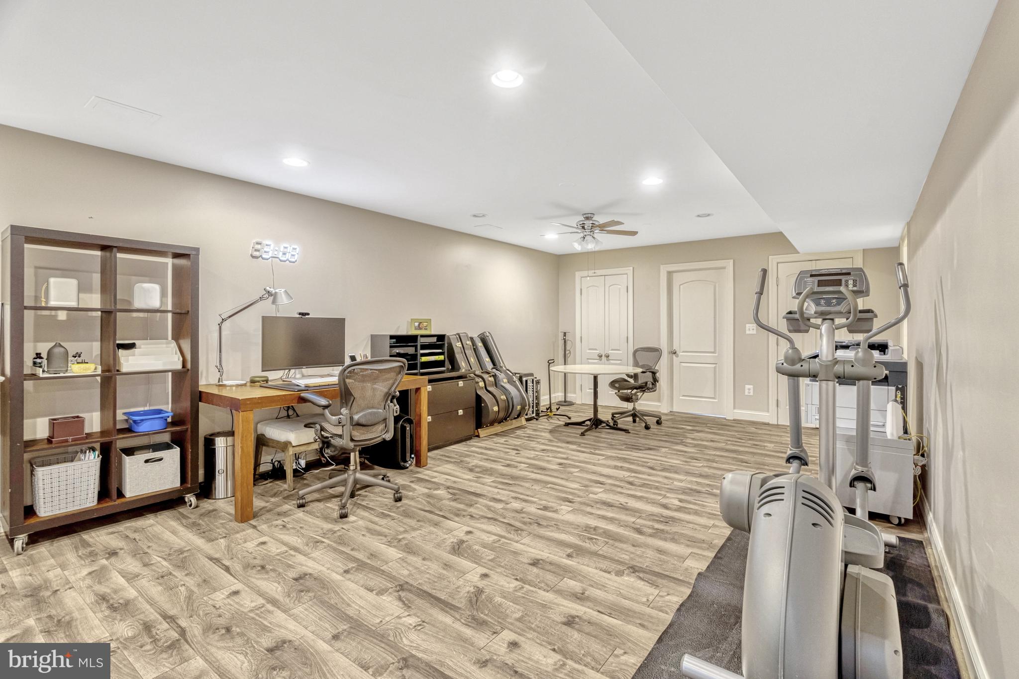 OAKTON GROVE - Residential Lease