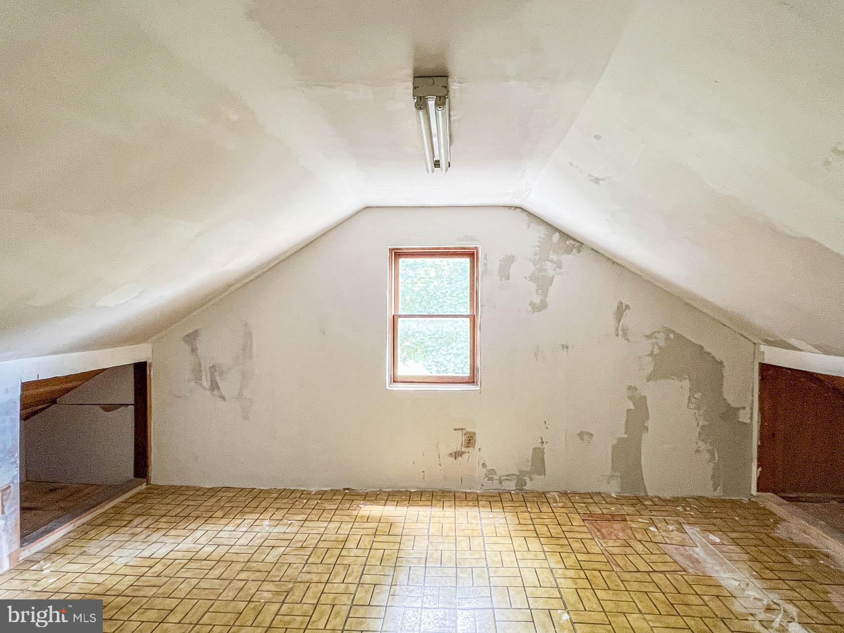 RIVERDALE PARK - Residential