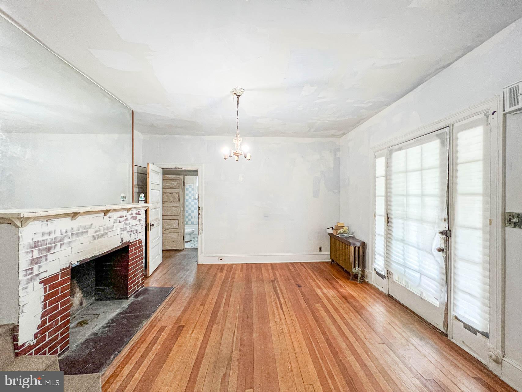 RIVERDALE PARK - Residential