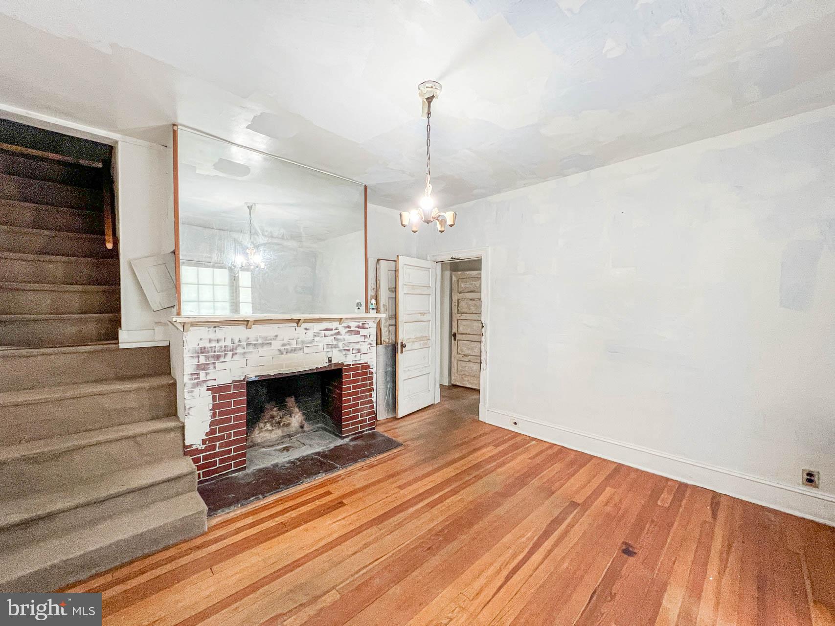 RIVERDALE PARK - Residential