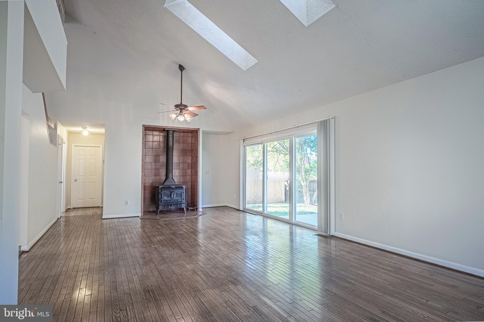 FEATHERSTONE TERRACE - Residential