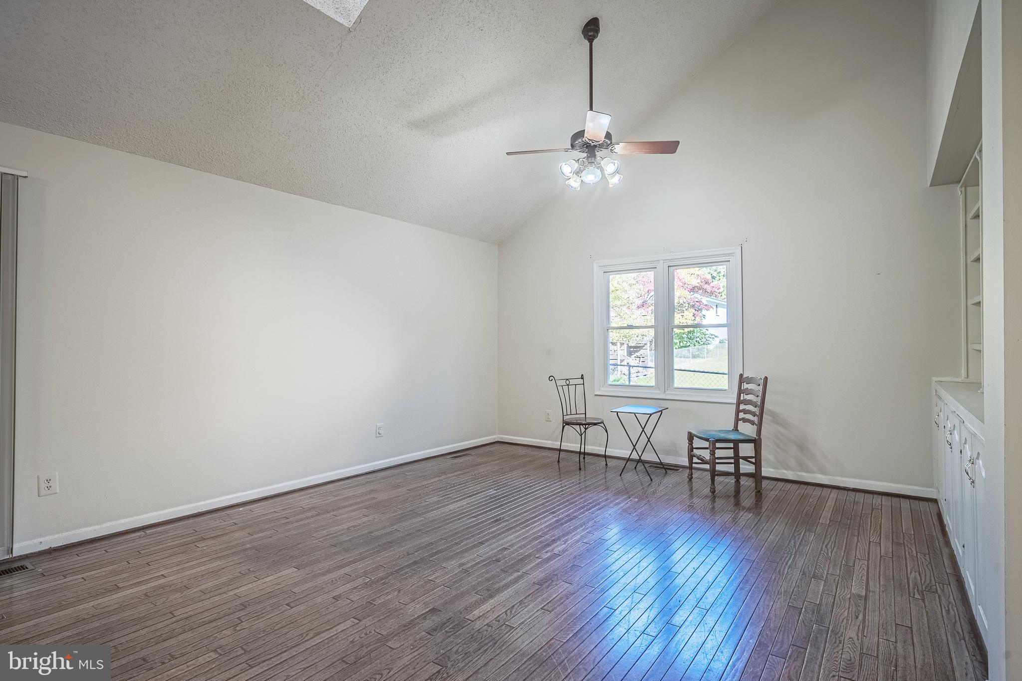 FEATHERSTONE TERRACE - Residential