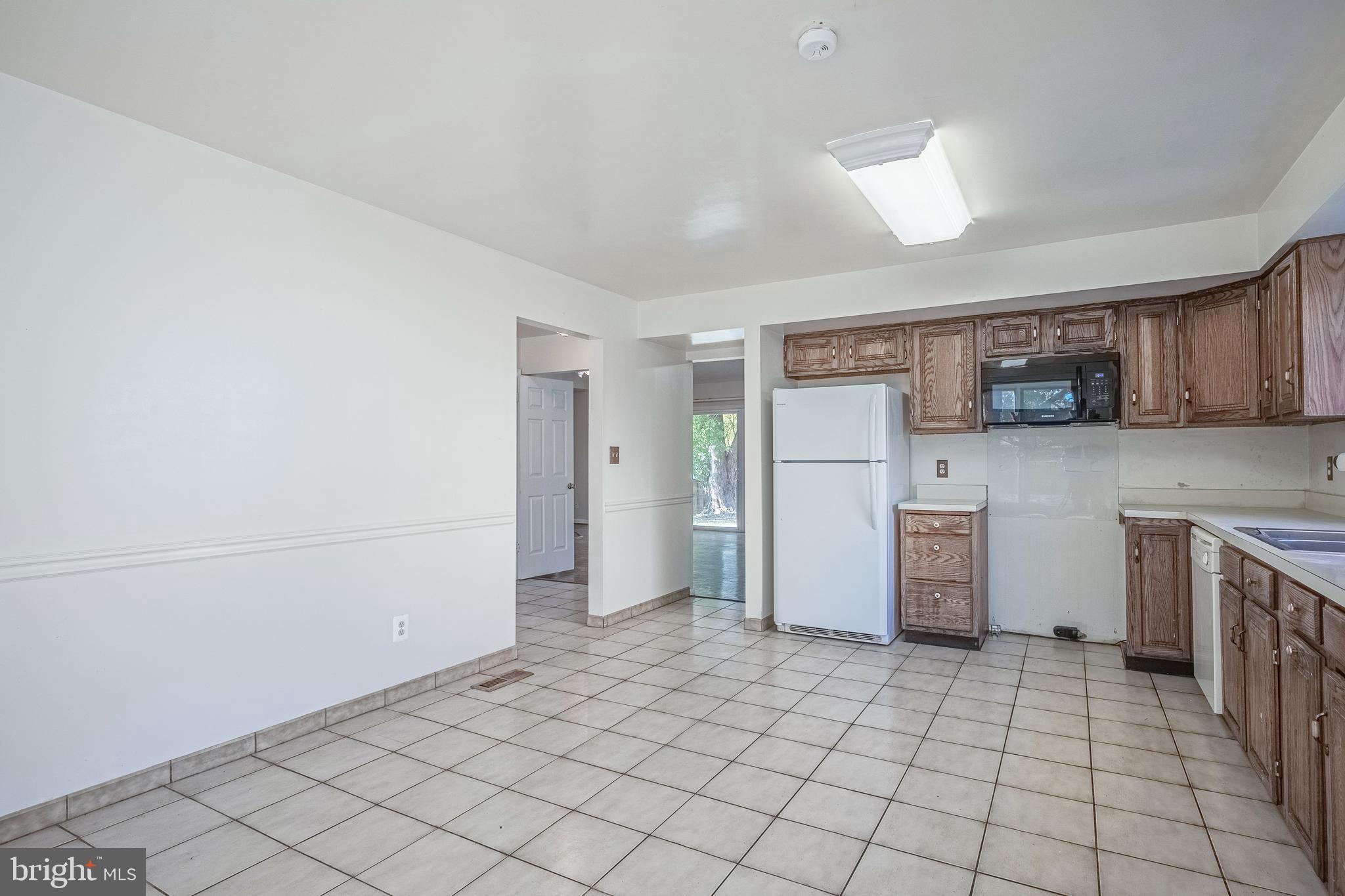 FEATHERSTONE TERRACE - Residential