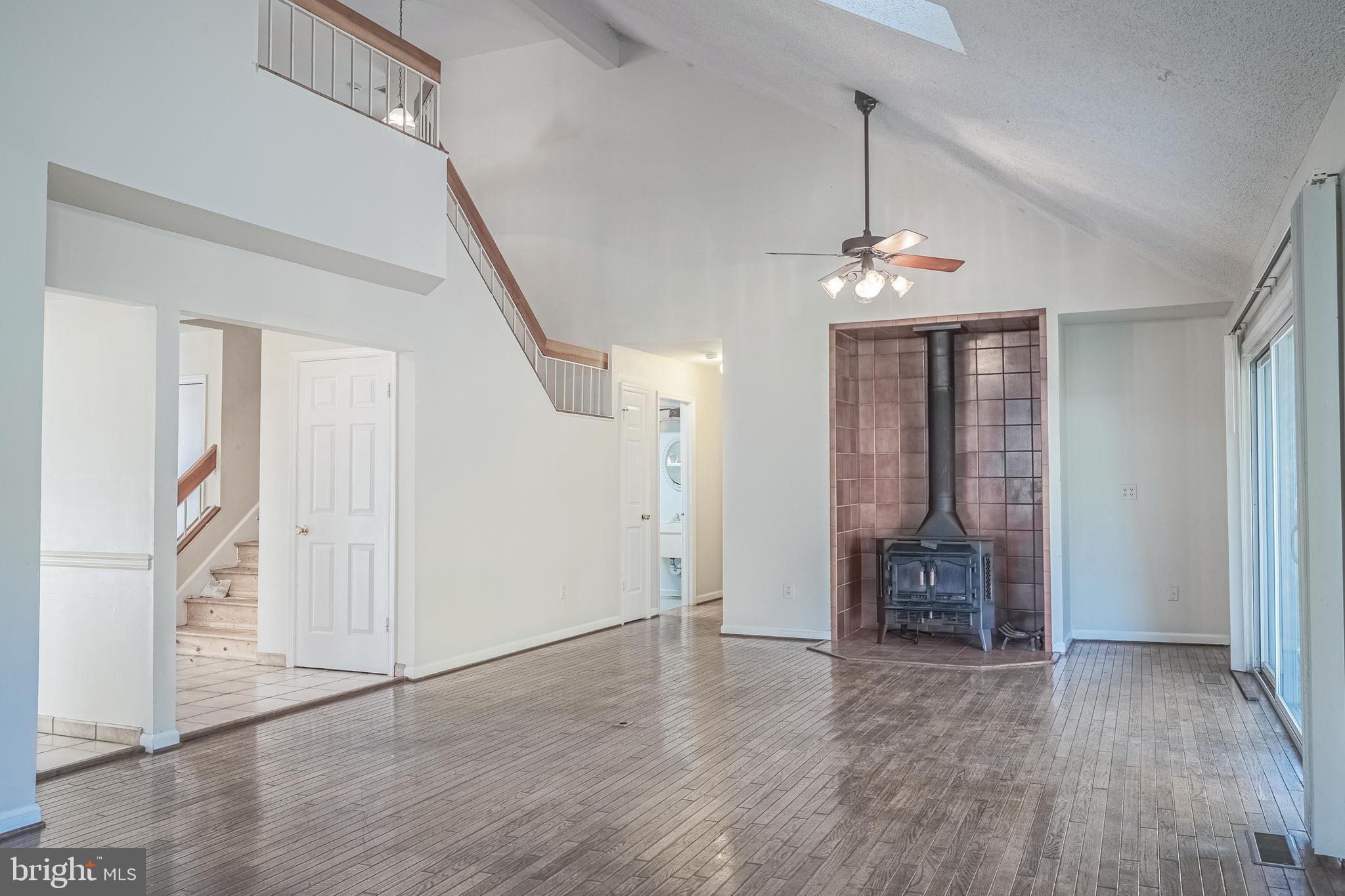 FEATHERSTONE TERRACE - Residential