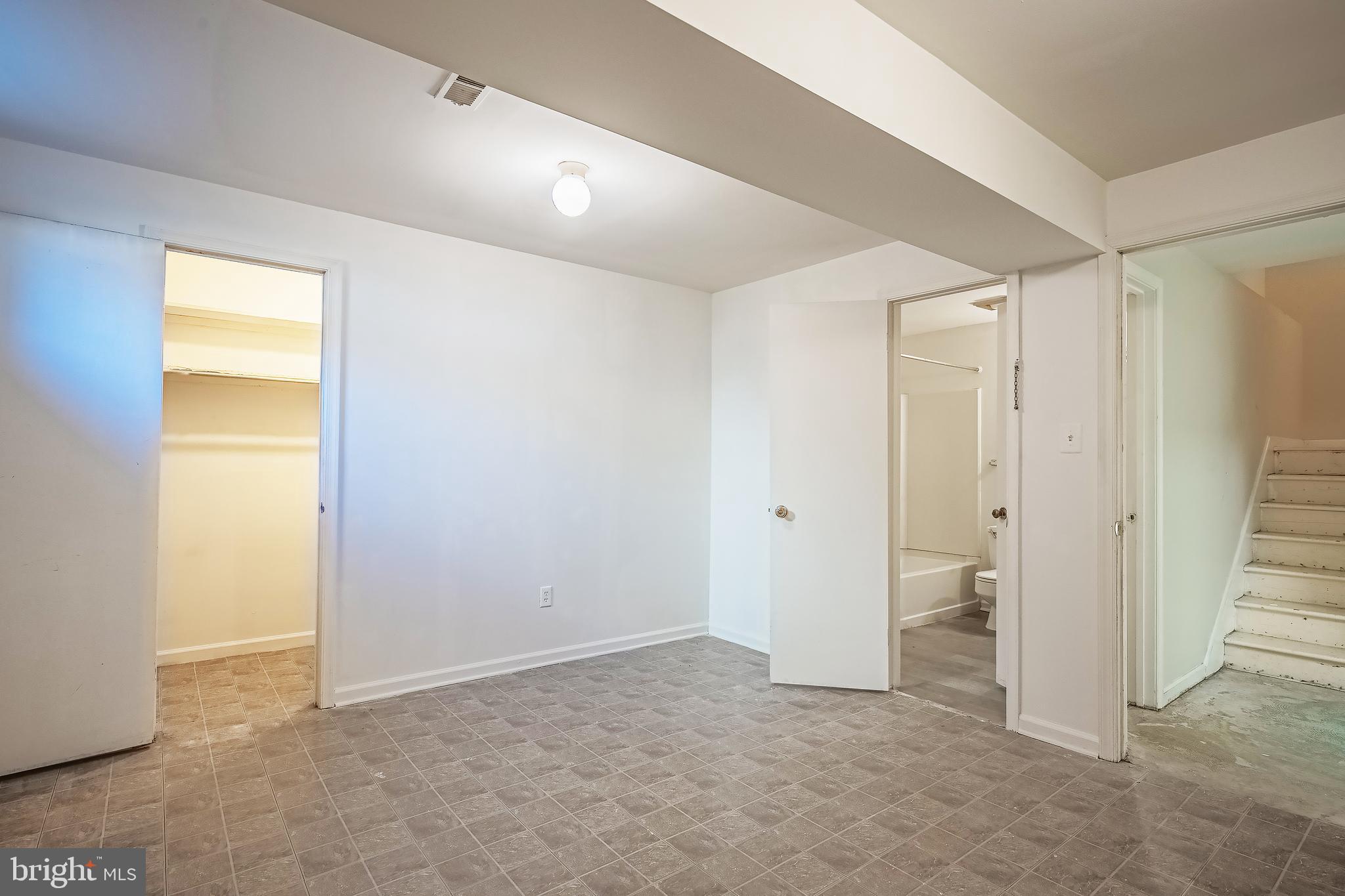 FEATHERSTONE TERRACE - Residential