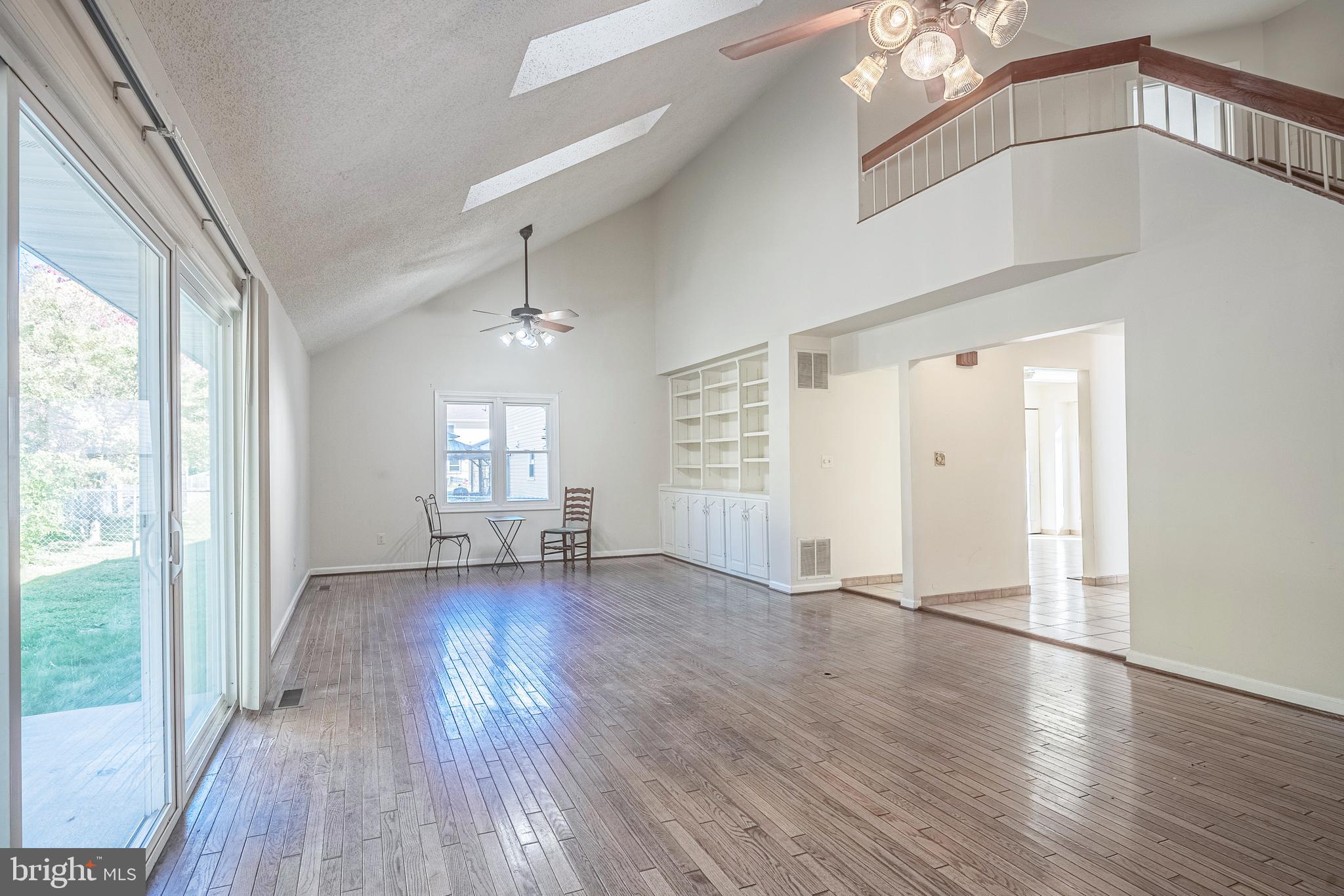 FEATHERSTONE TERRACE - Residential