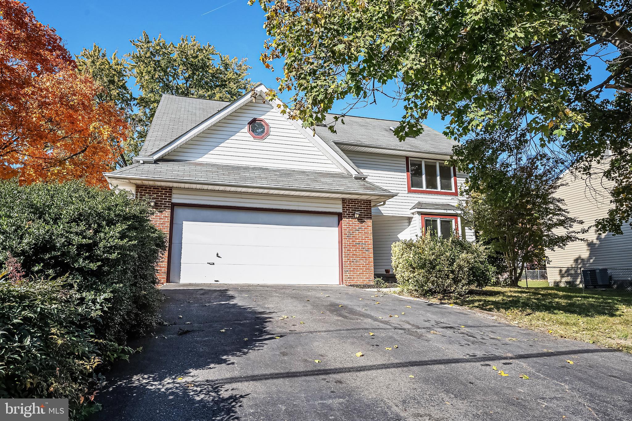 FEATHERSTONE TERRACE - Residential