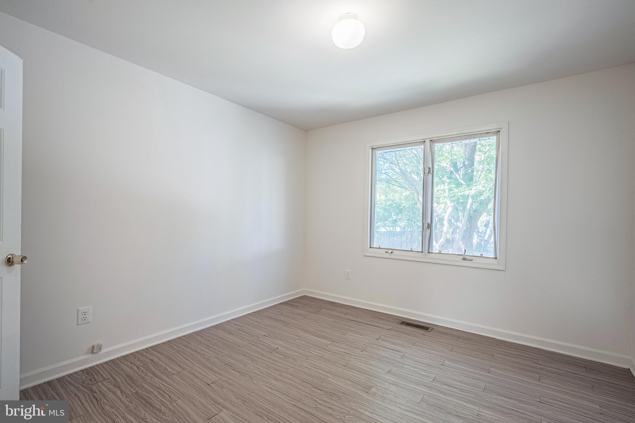 FEATHERSTONE TERRACE - Residential