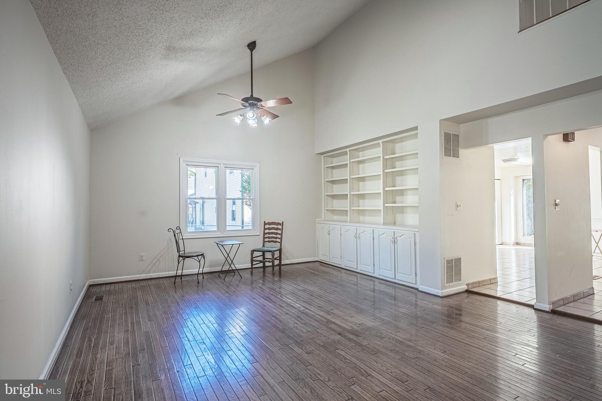 FEATHERSTONE TERRACE - Residential