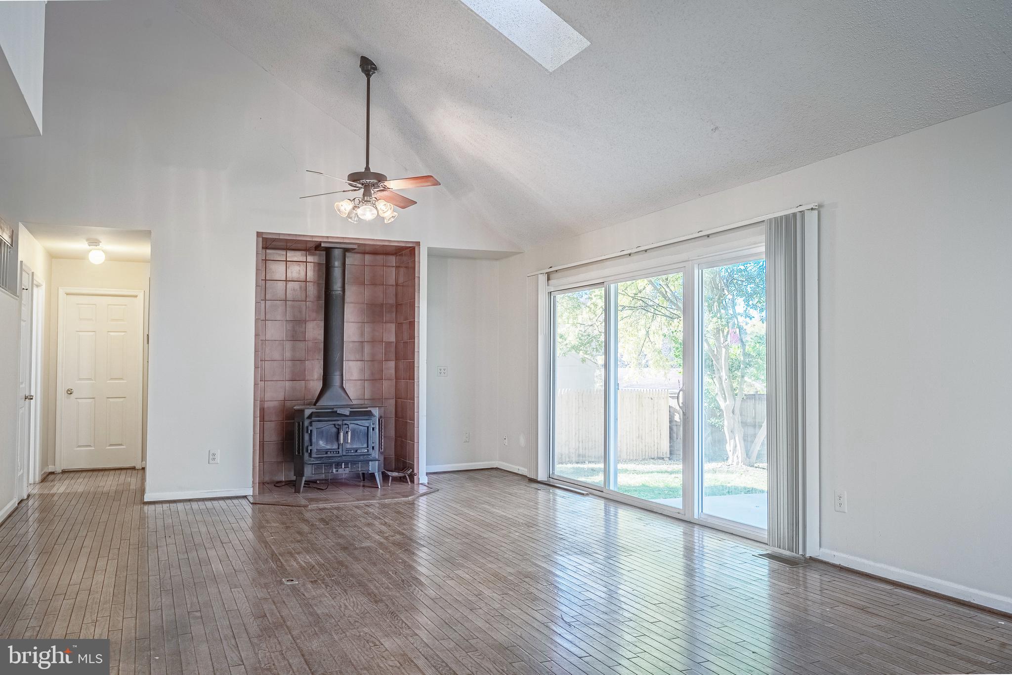 FEATHERSTONE TERRACE - Residential