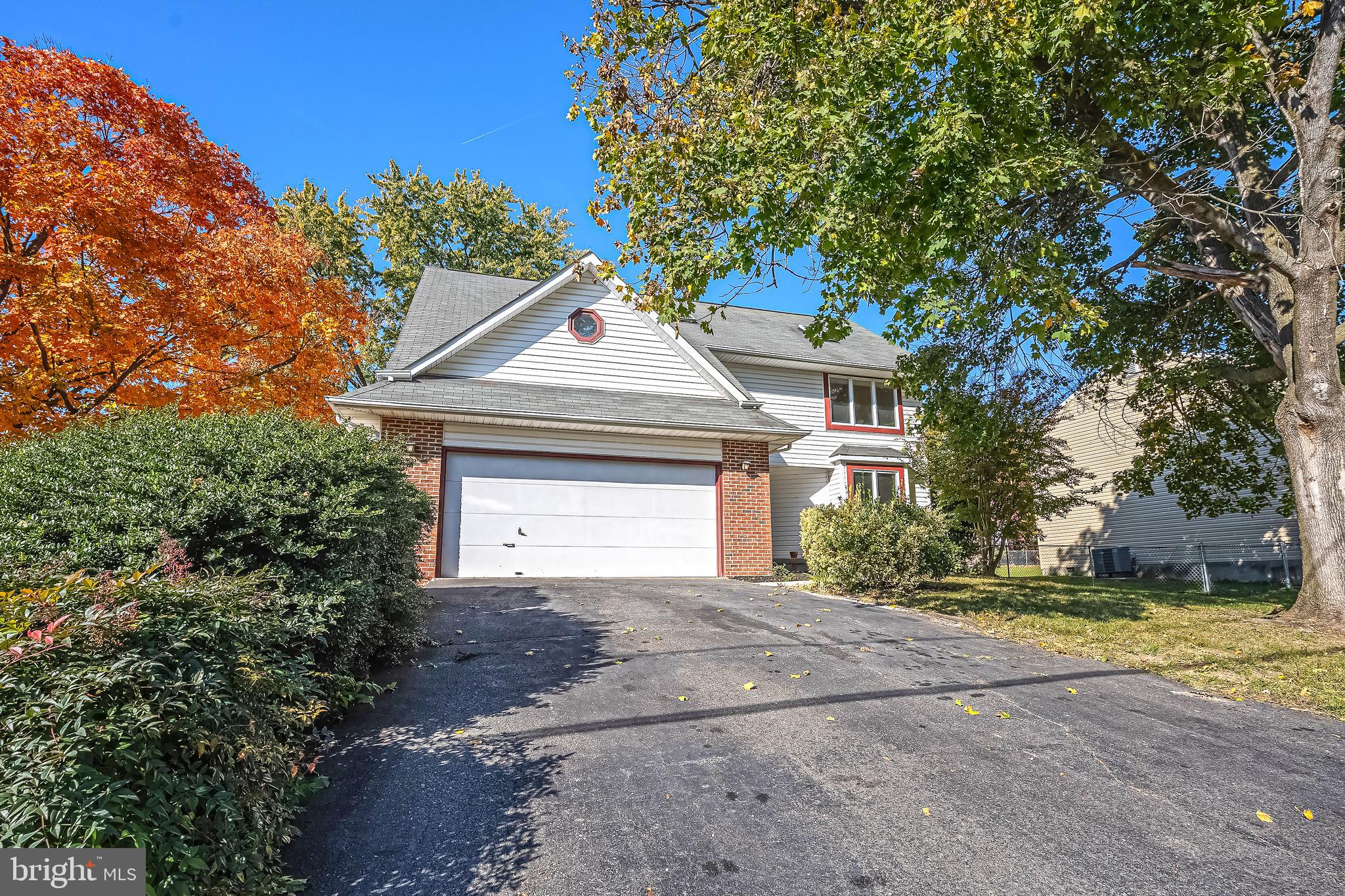 FEATHERSTONE TERRACE - Residential