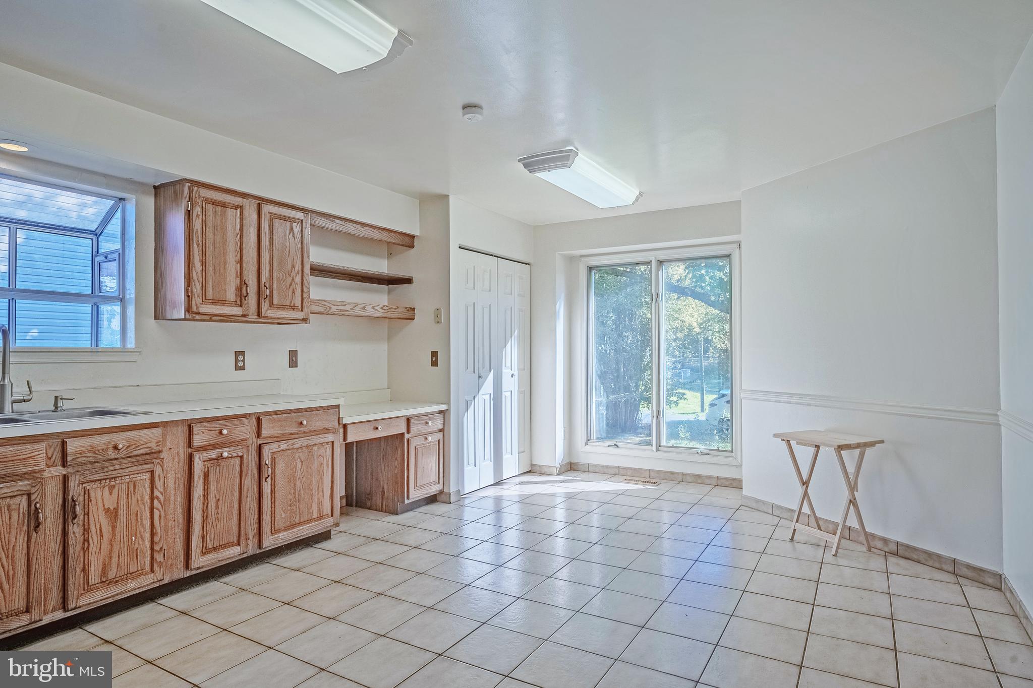 FEATHERSTONE TERRACE - Residential