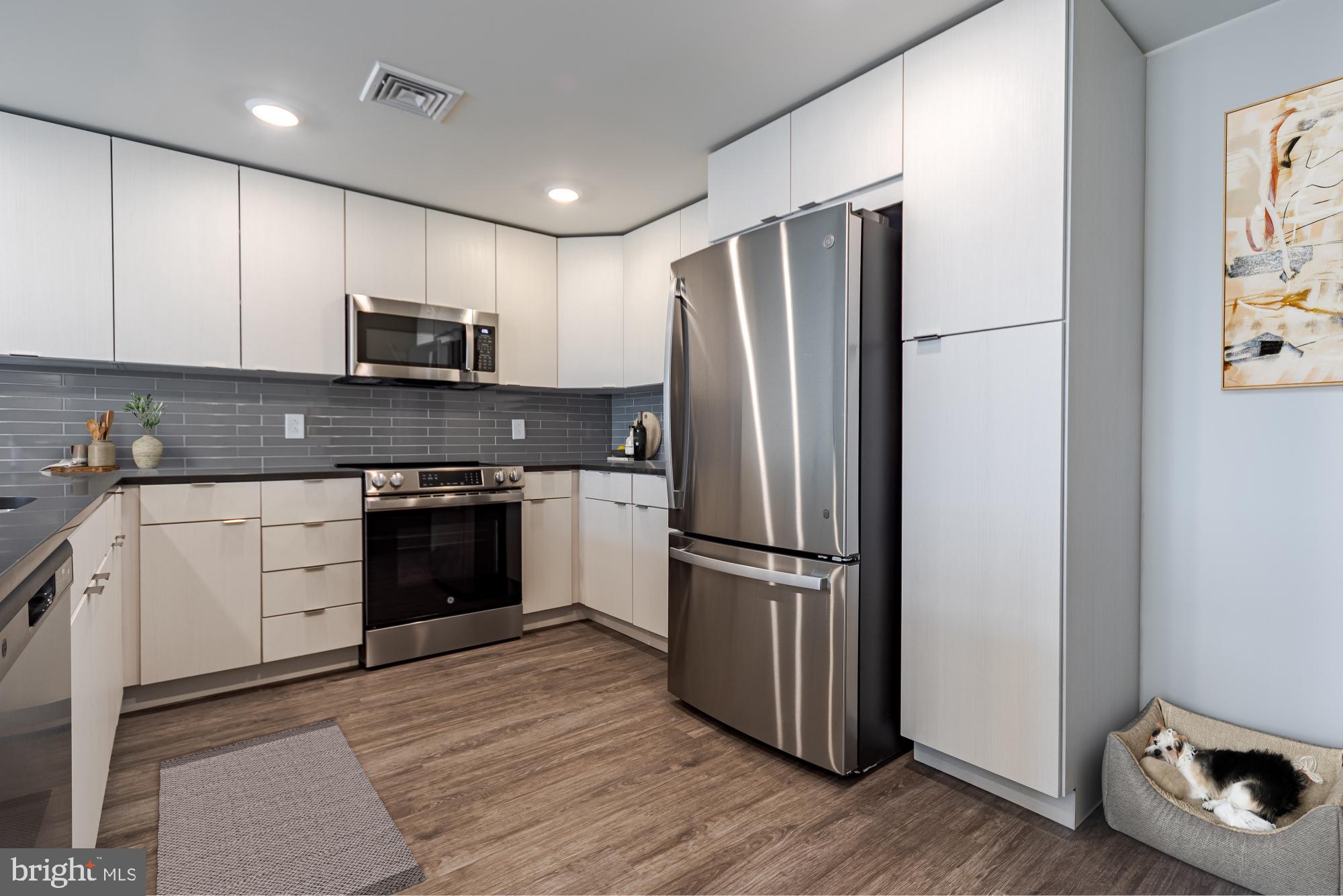 503-29 N COLUMBUS BOULEVARD TOWNHOUSE