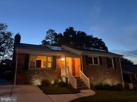 Photo of 874 N Lebanon Street, ARLINGTON, VA 22205 (MLS # VAAR2072410)