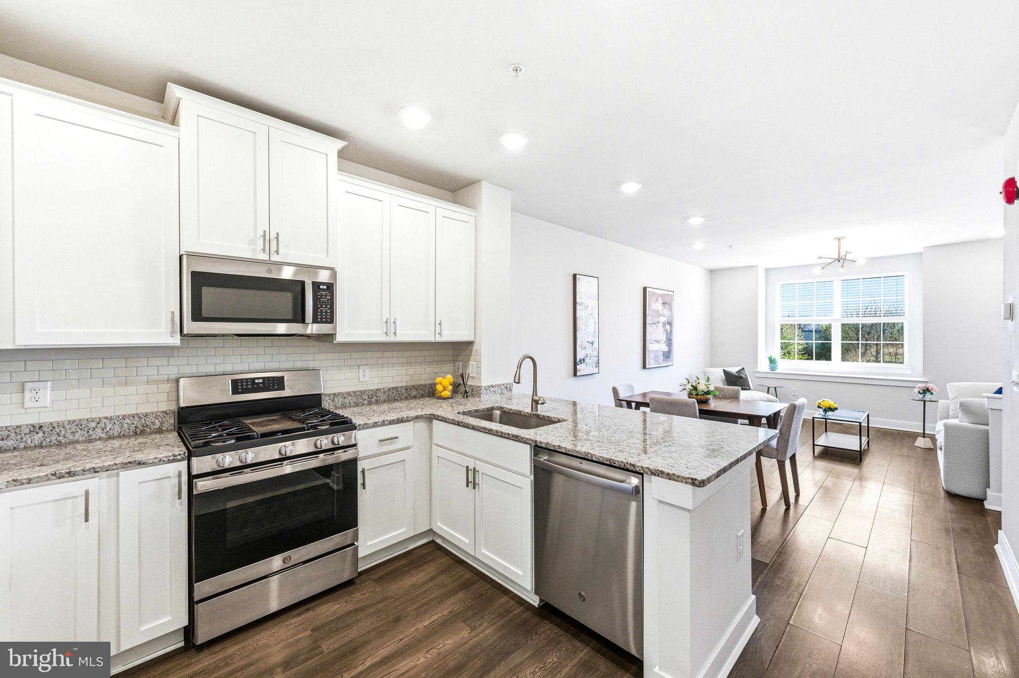 WATERSIDE - Residential