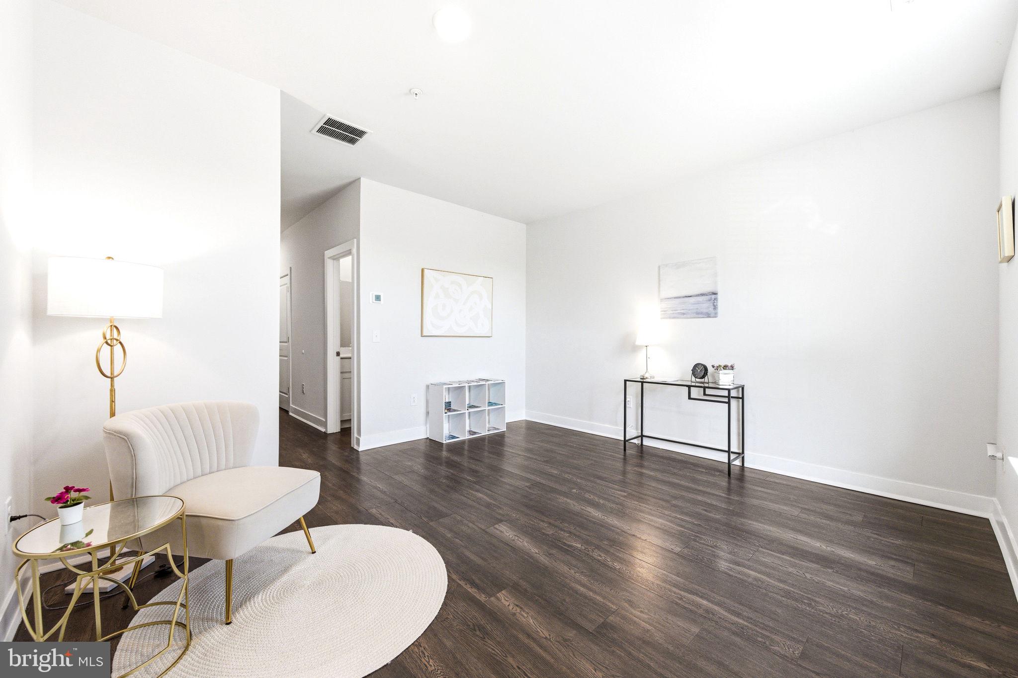 WATERSIDE - Residential