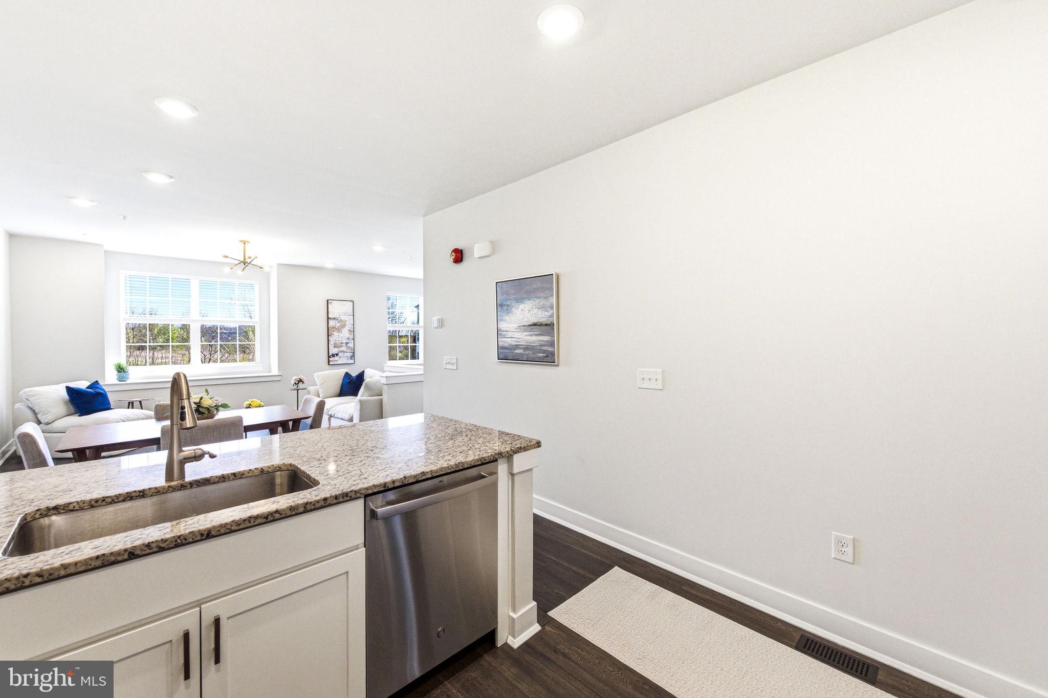 WATERSIDE - Residential