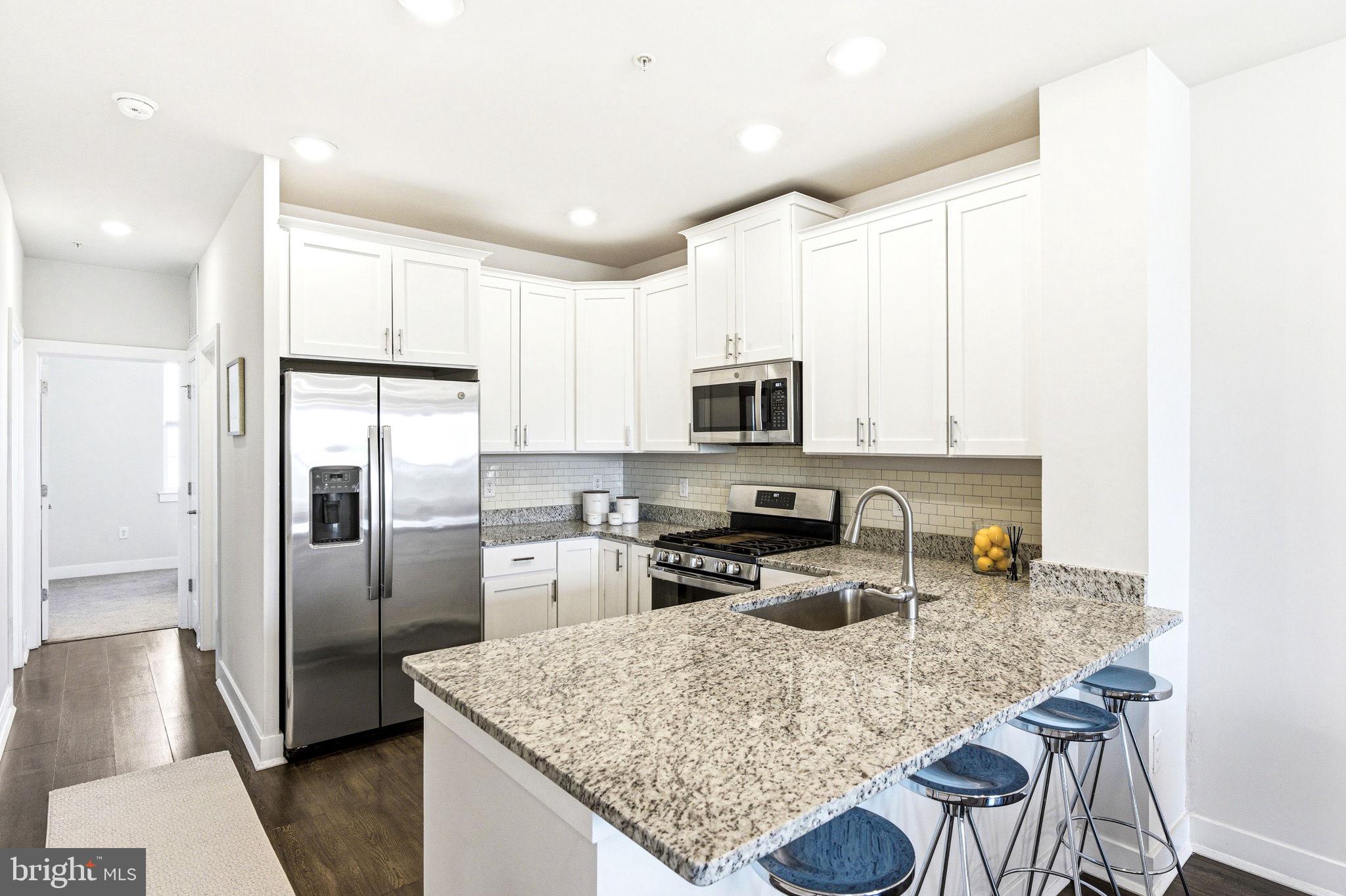 WATERSIDE - Residential