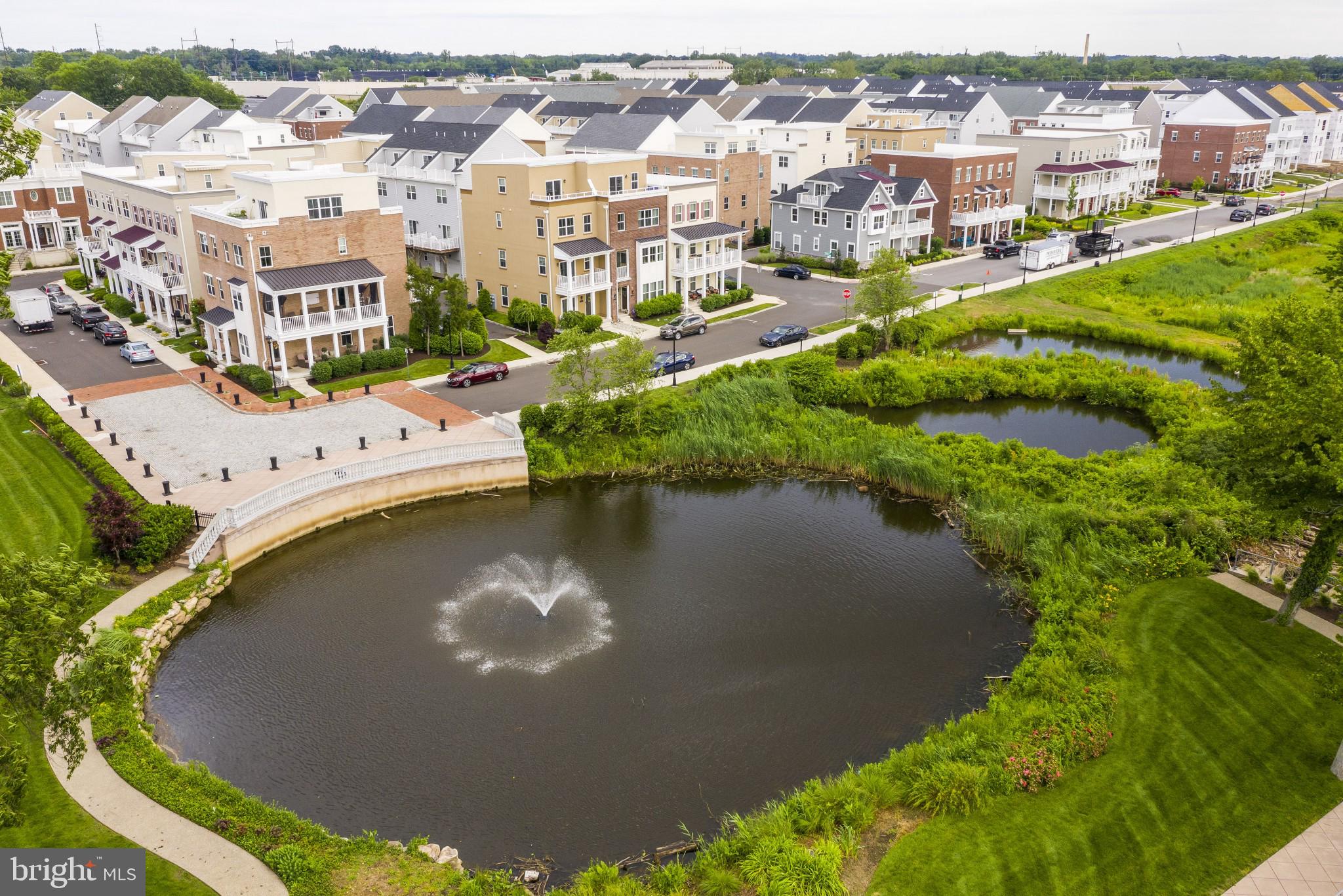 WATERSIDE - Residential