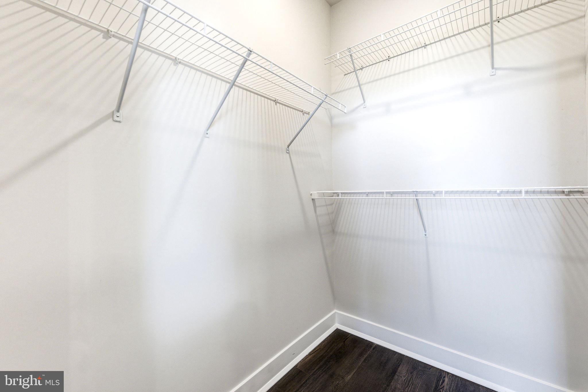 WATERSIDE - Residential