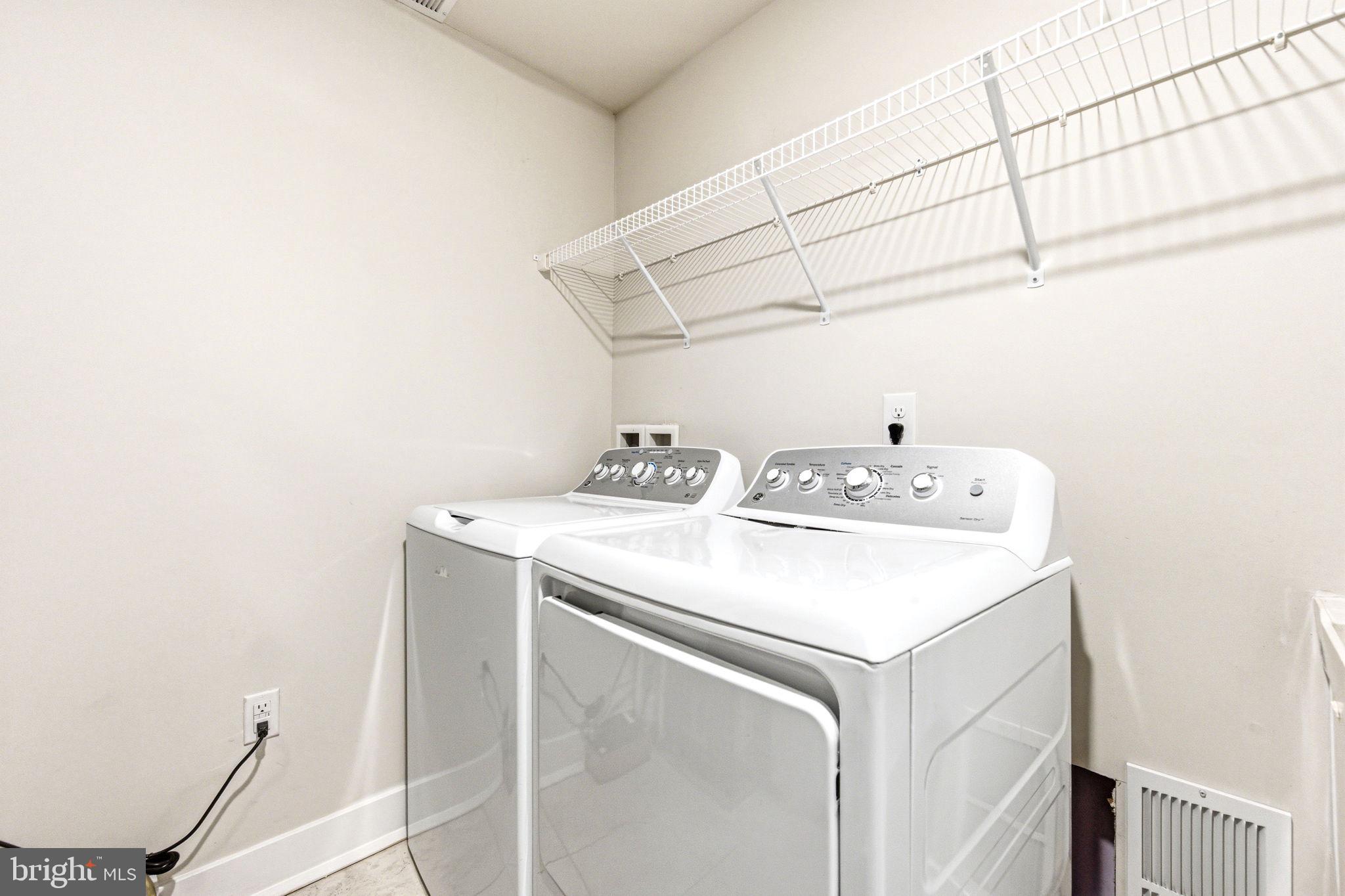 WATERSIDE - Residential