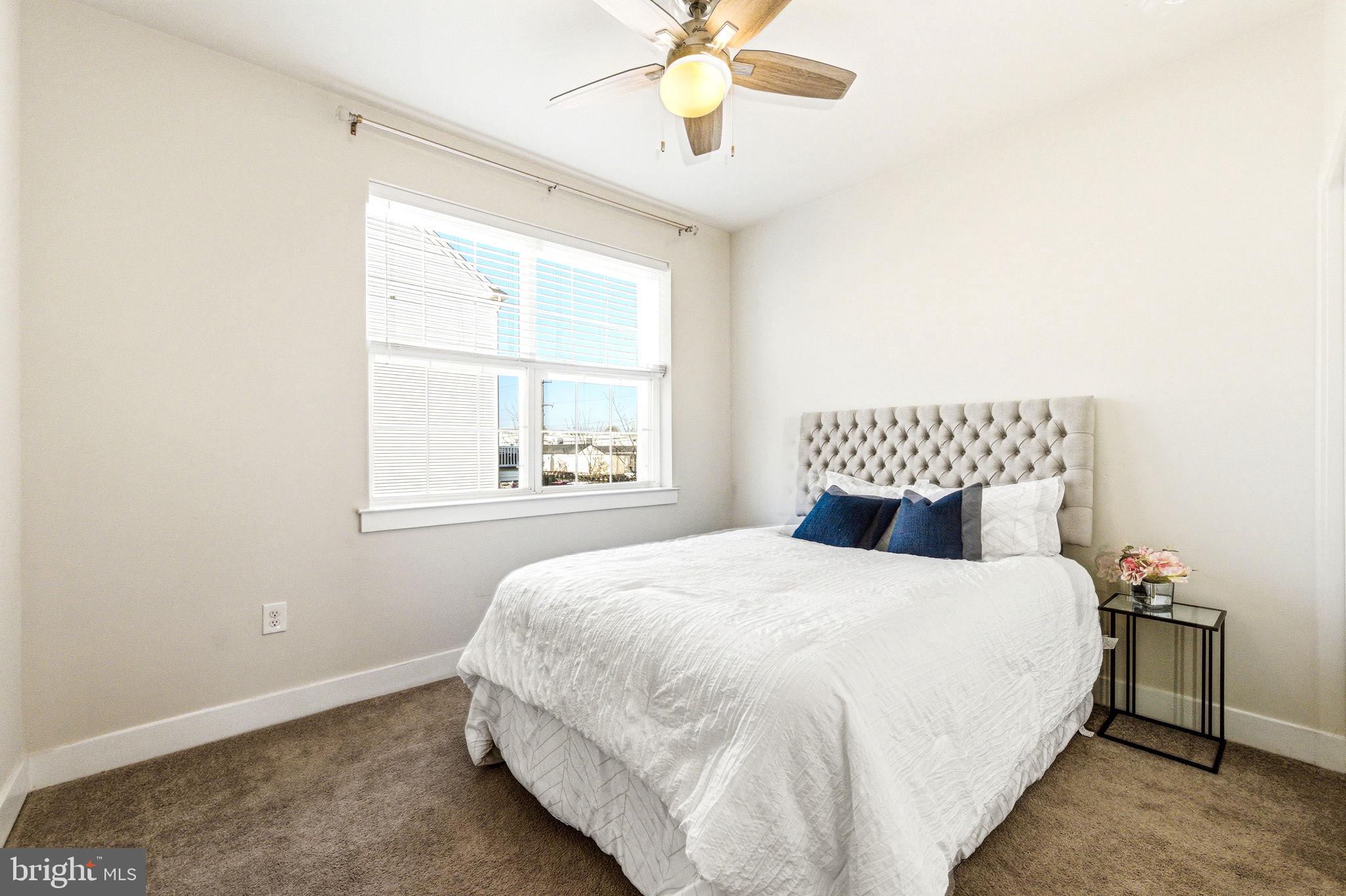 WATERSIDE - Residential