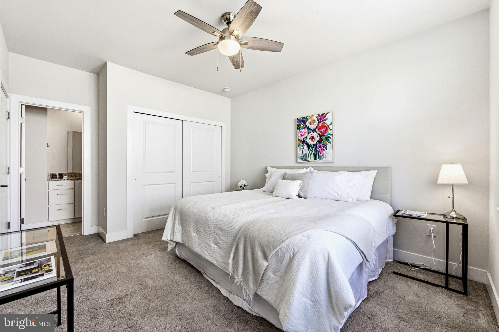 WATERSIDE - Residential