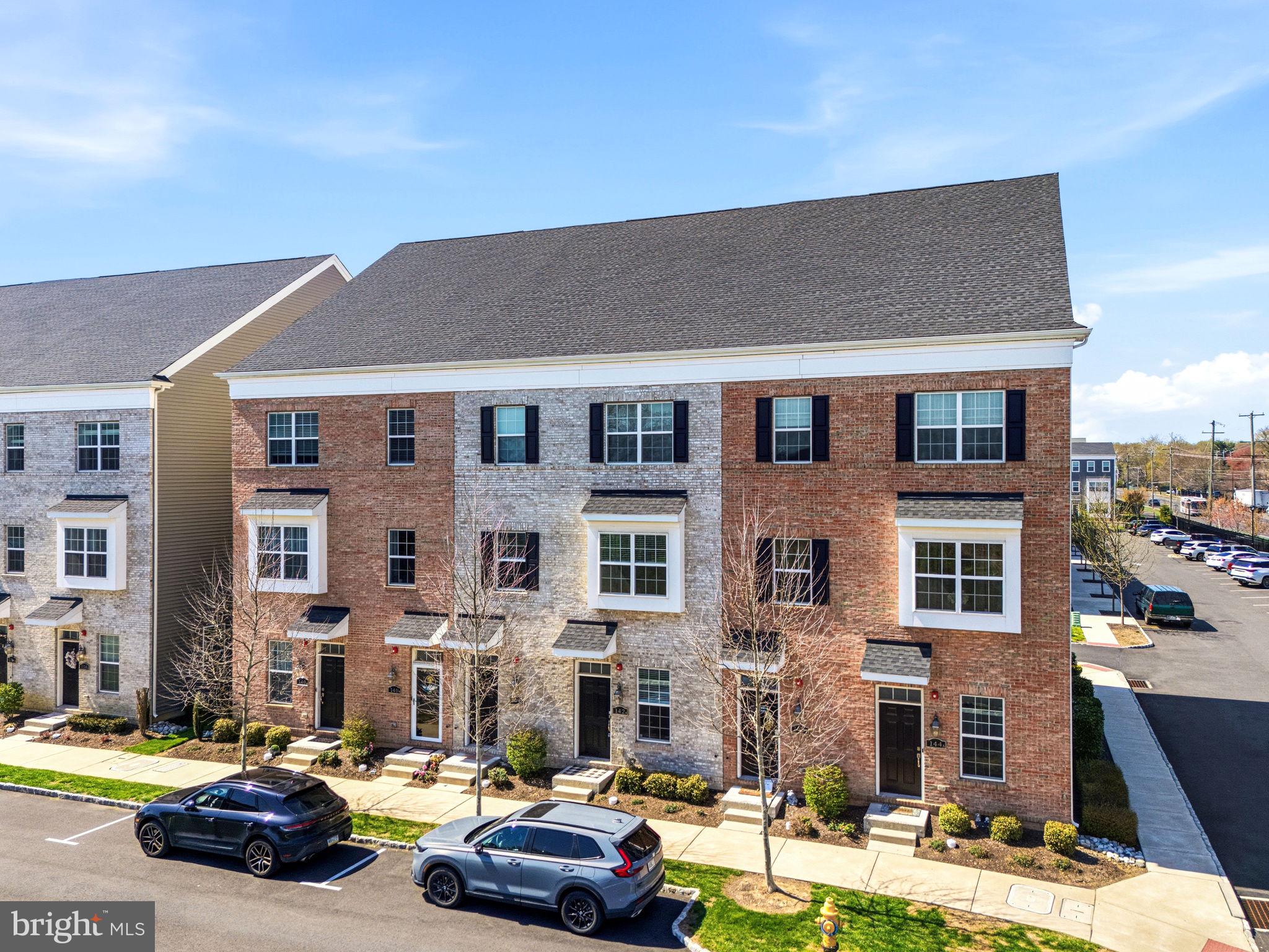 WATERSIDE - Residential