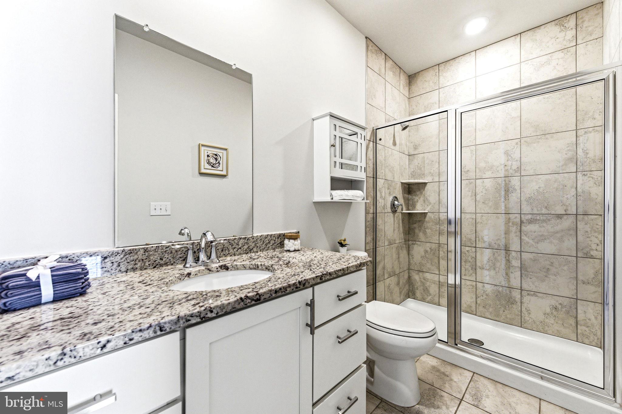 WATERSIDE - Residential