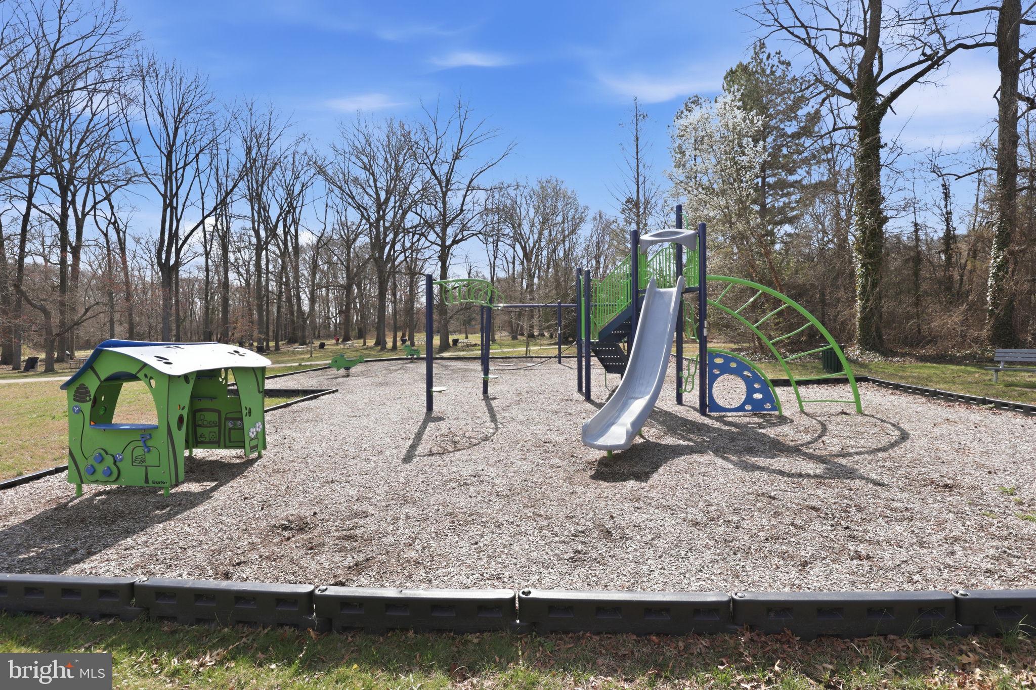 RIVER TOWERS - Residential