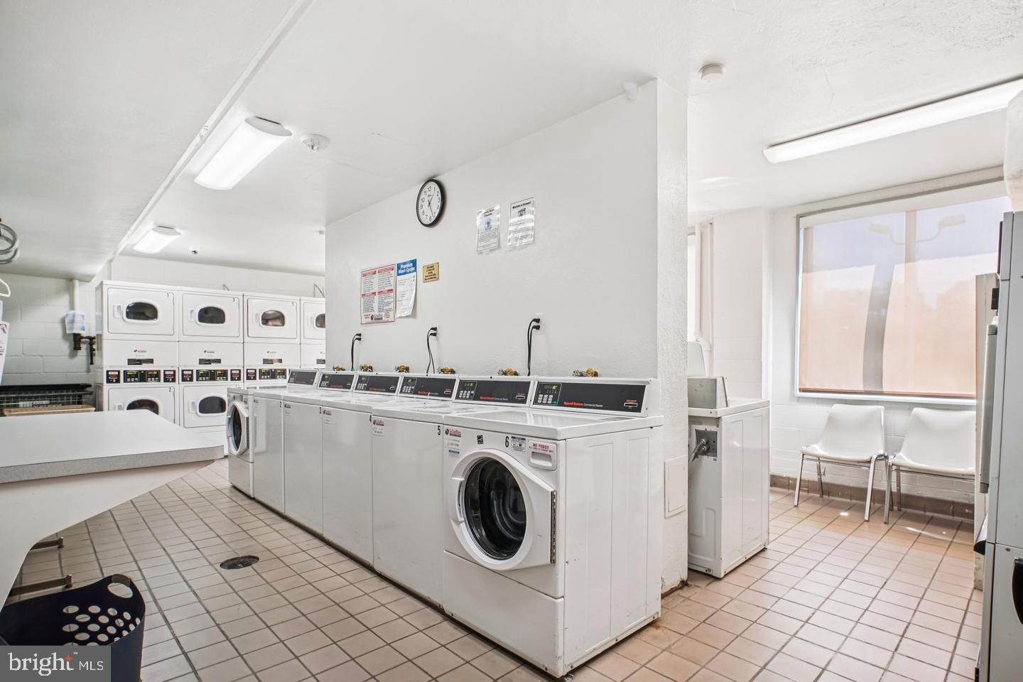 RIVER TOWERS - Residential